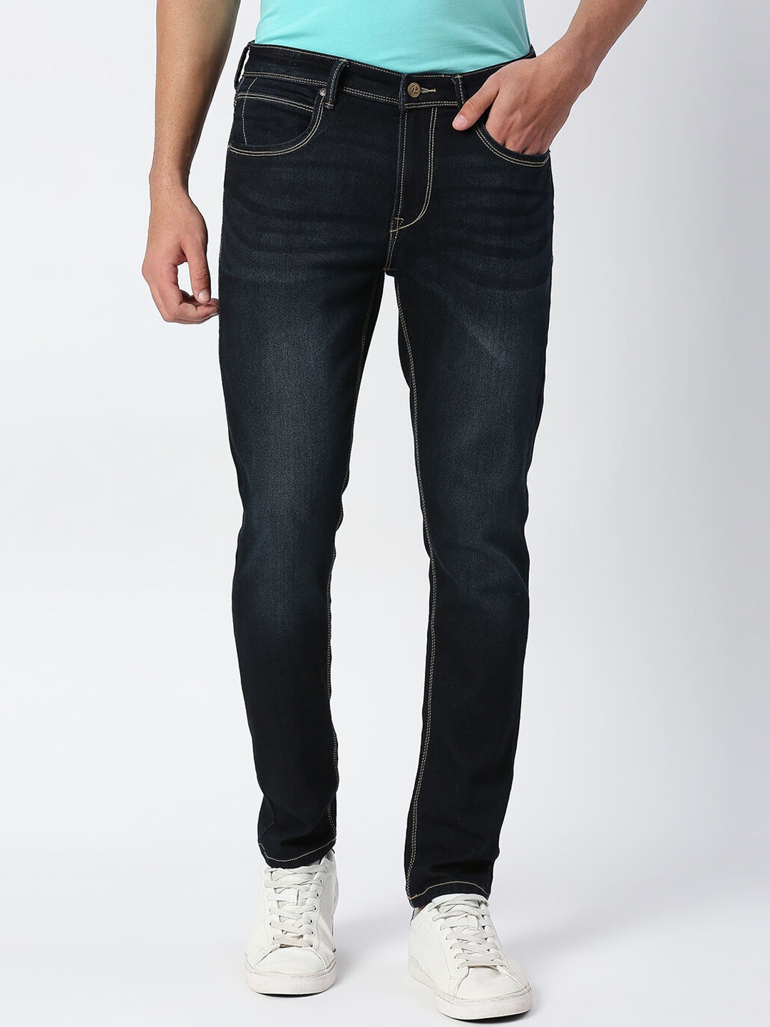 

Pepe Jeans Men Black Tapered Fit Light Fade Cotton Stretchable Jeans
