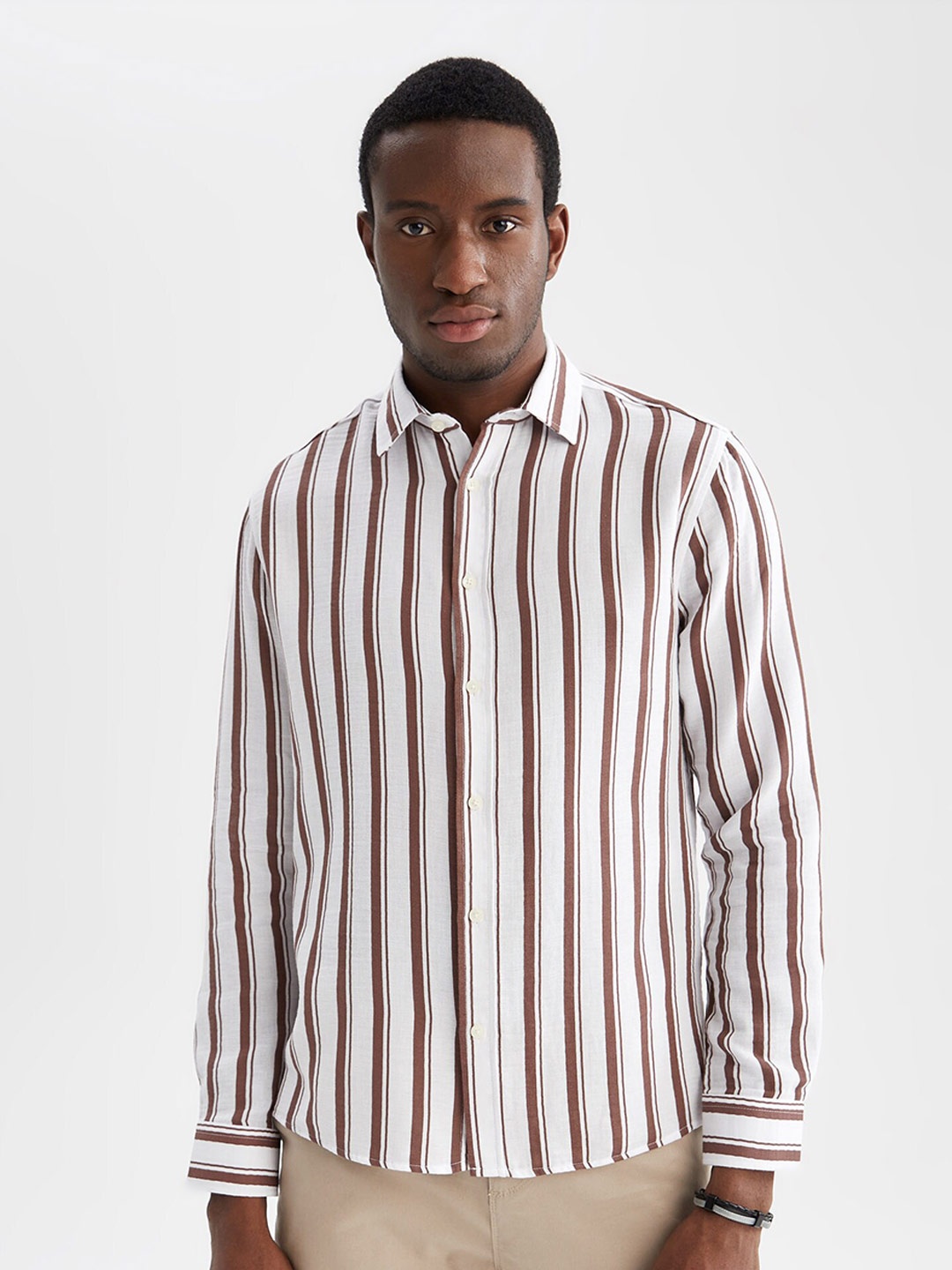 

DeFacto Men White Striped Cotton Casual Shirt