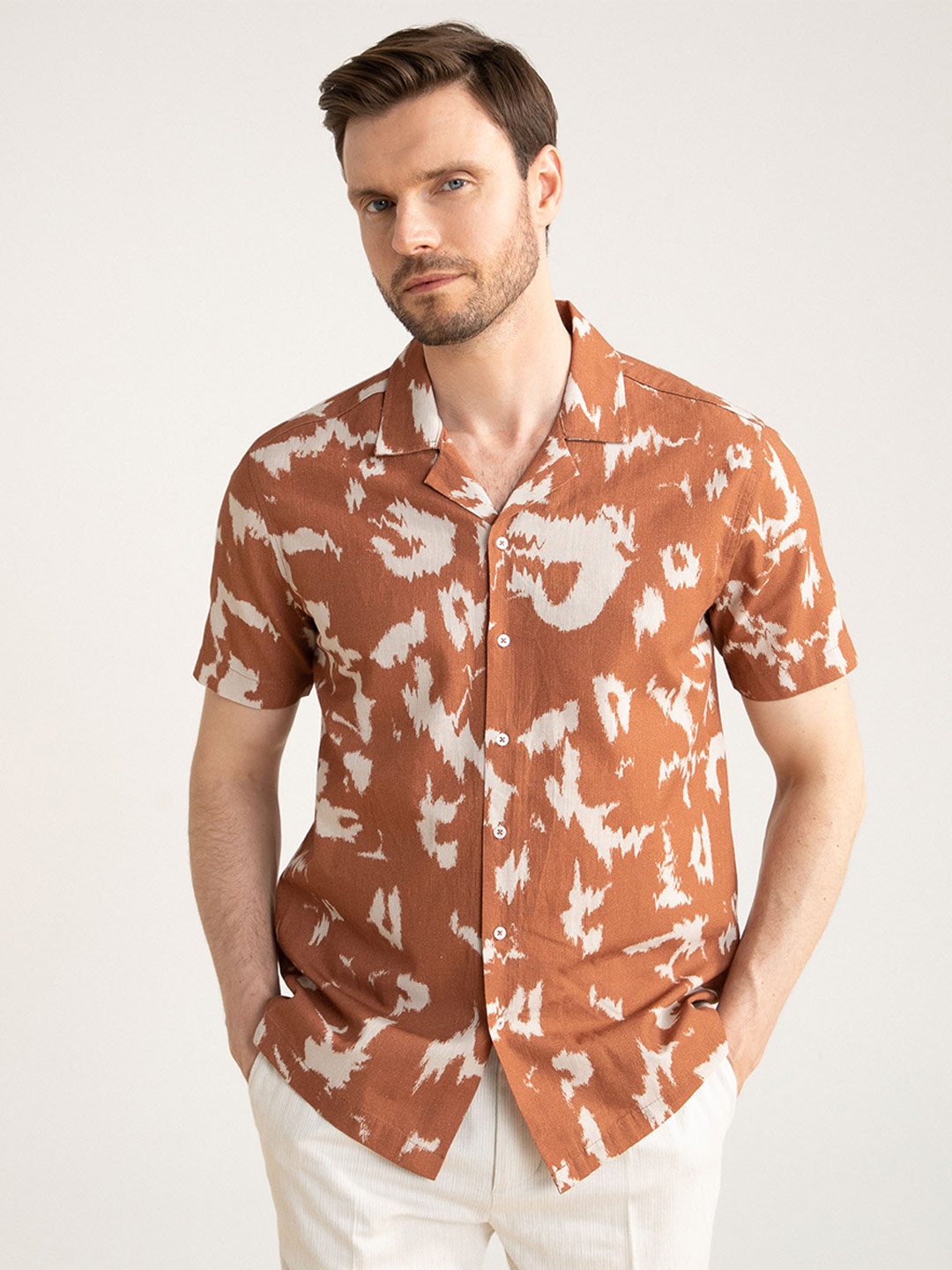

DeFacto Men Brown Cotton Printed Casual Shirt