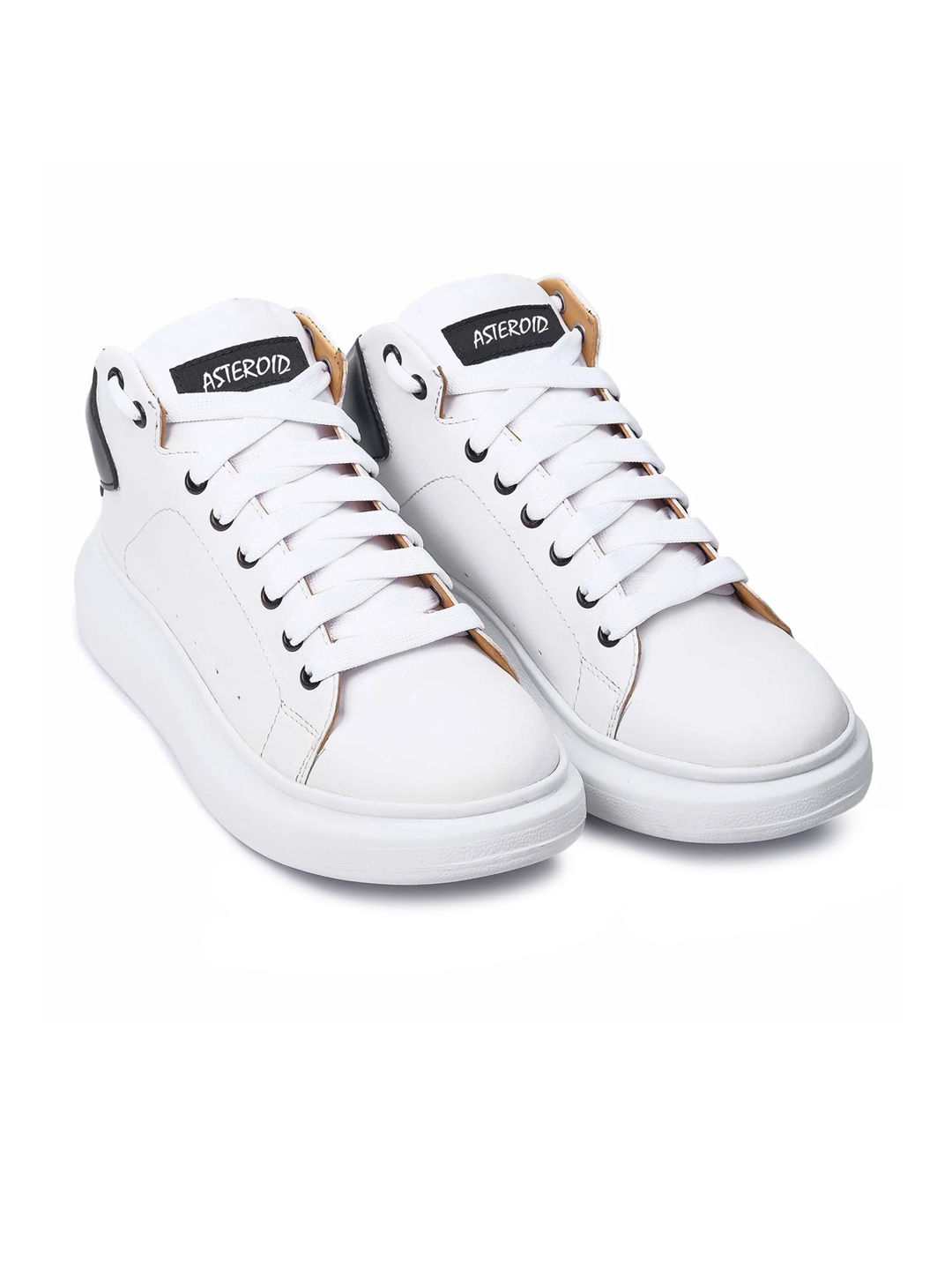 

ASTEROID Men White Colourblocked Sneakers