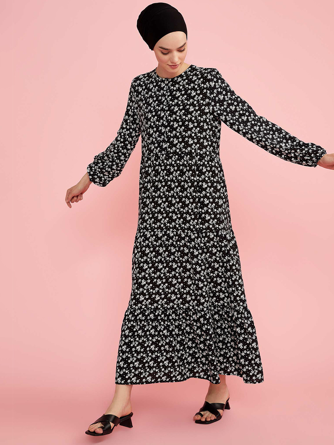 

DeFacto Black Floral Printed Maxi Dress