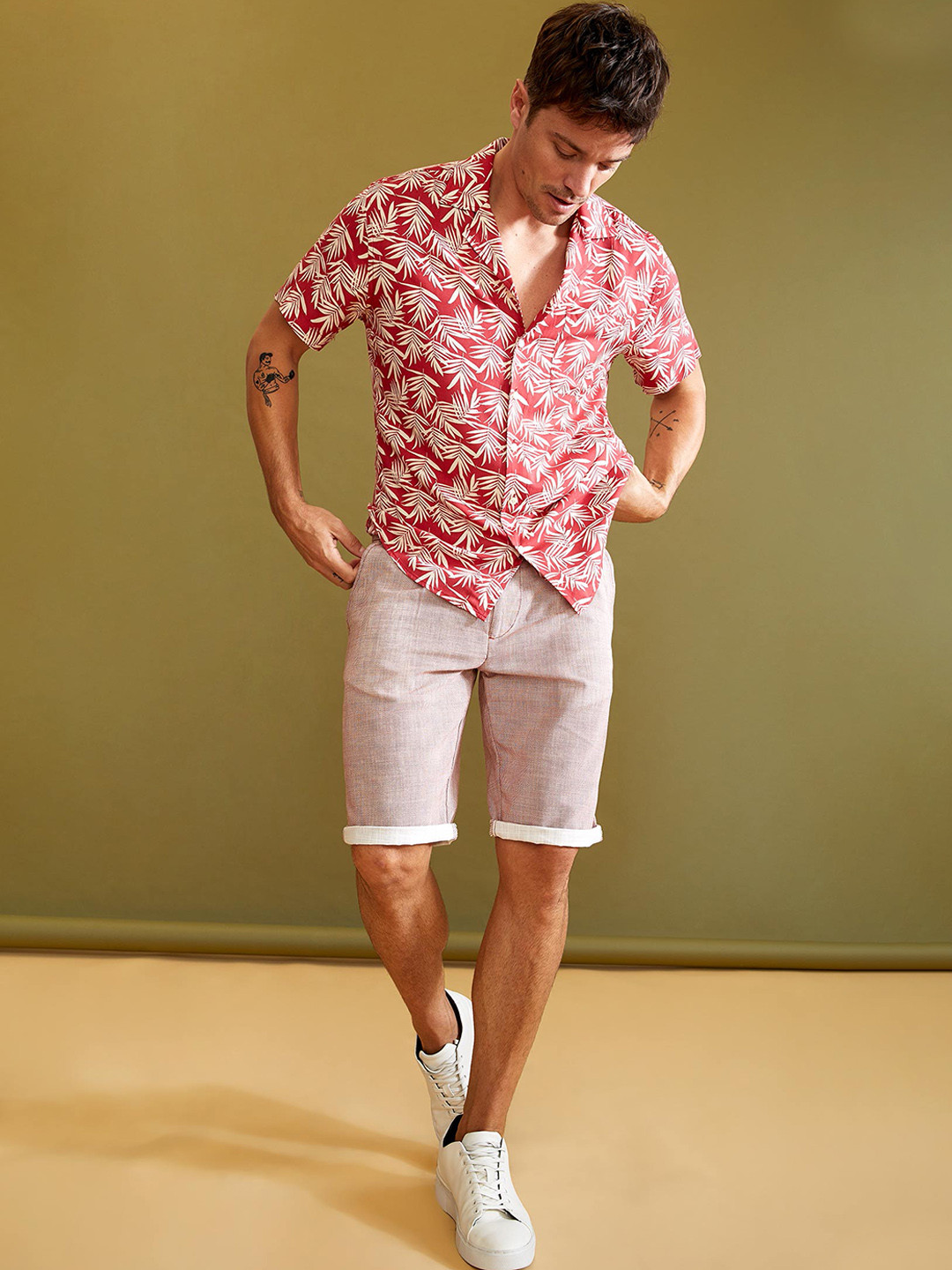 

DeFacto Men Pink Cotton Denim Shorts