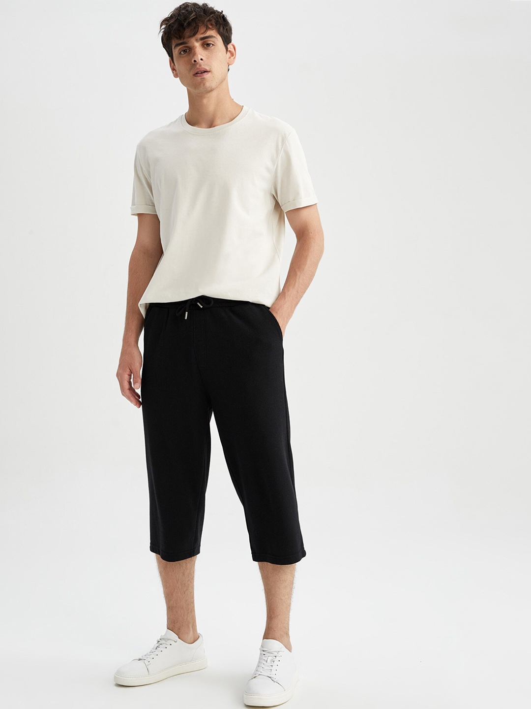 

DeFacto Men Black Cotton Shorts