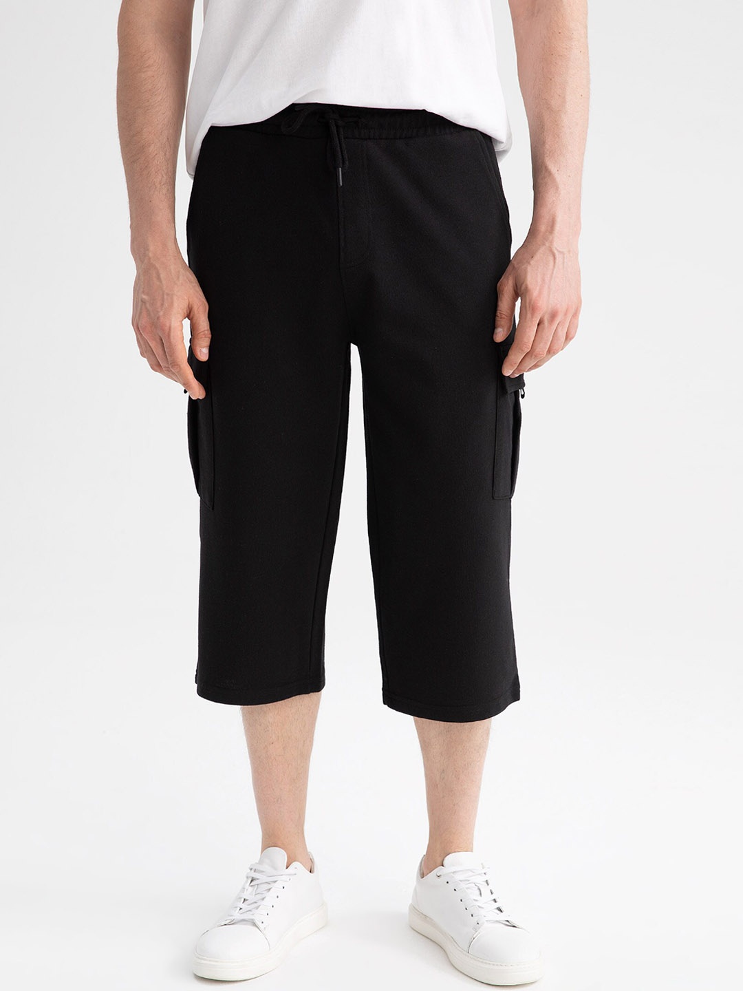 

DeFacto Men Black Sports Shorts