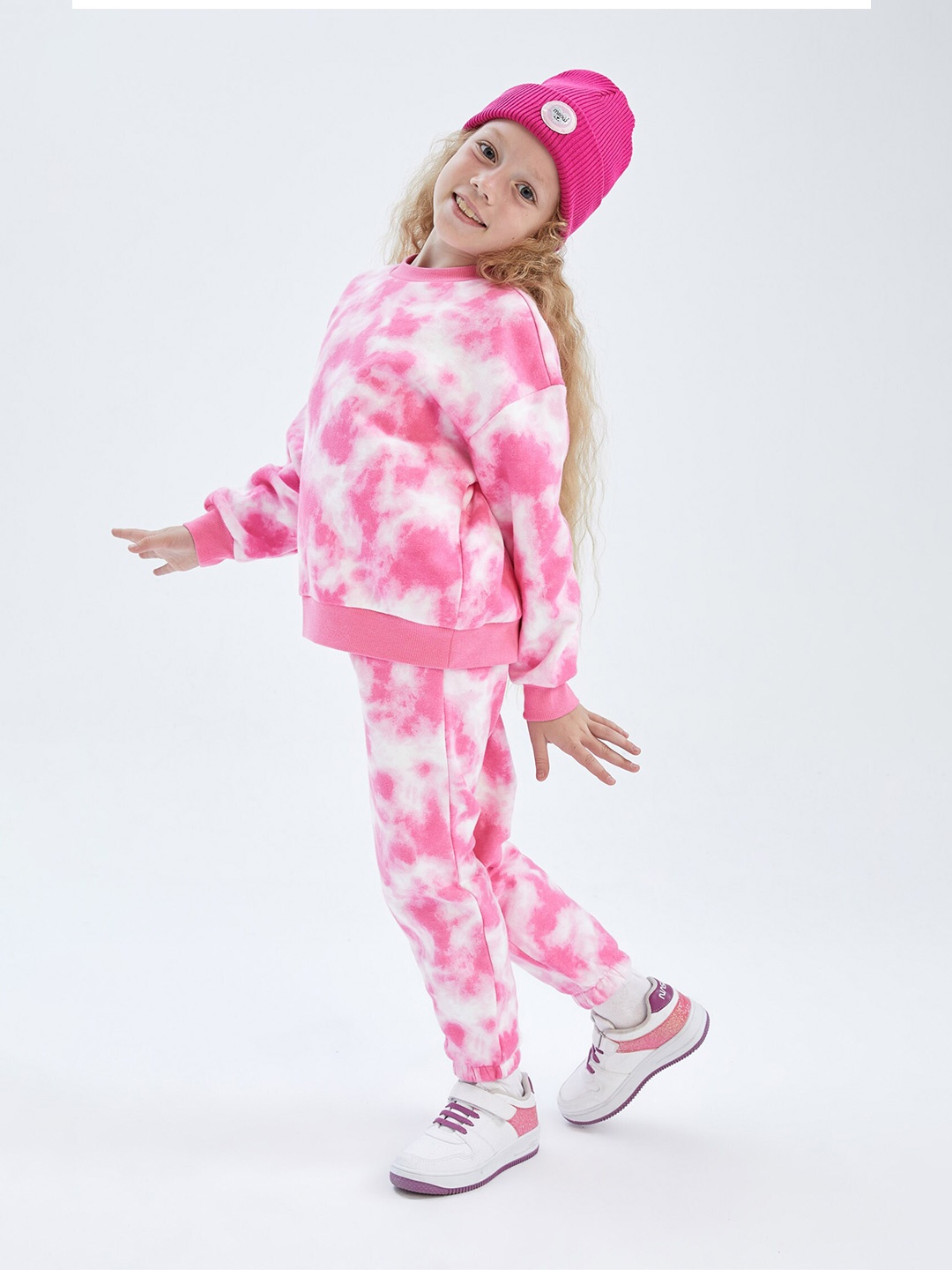 

DeFacto Girls Pink & White Dyed Pure Cotton T-shirt with Trousers