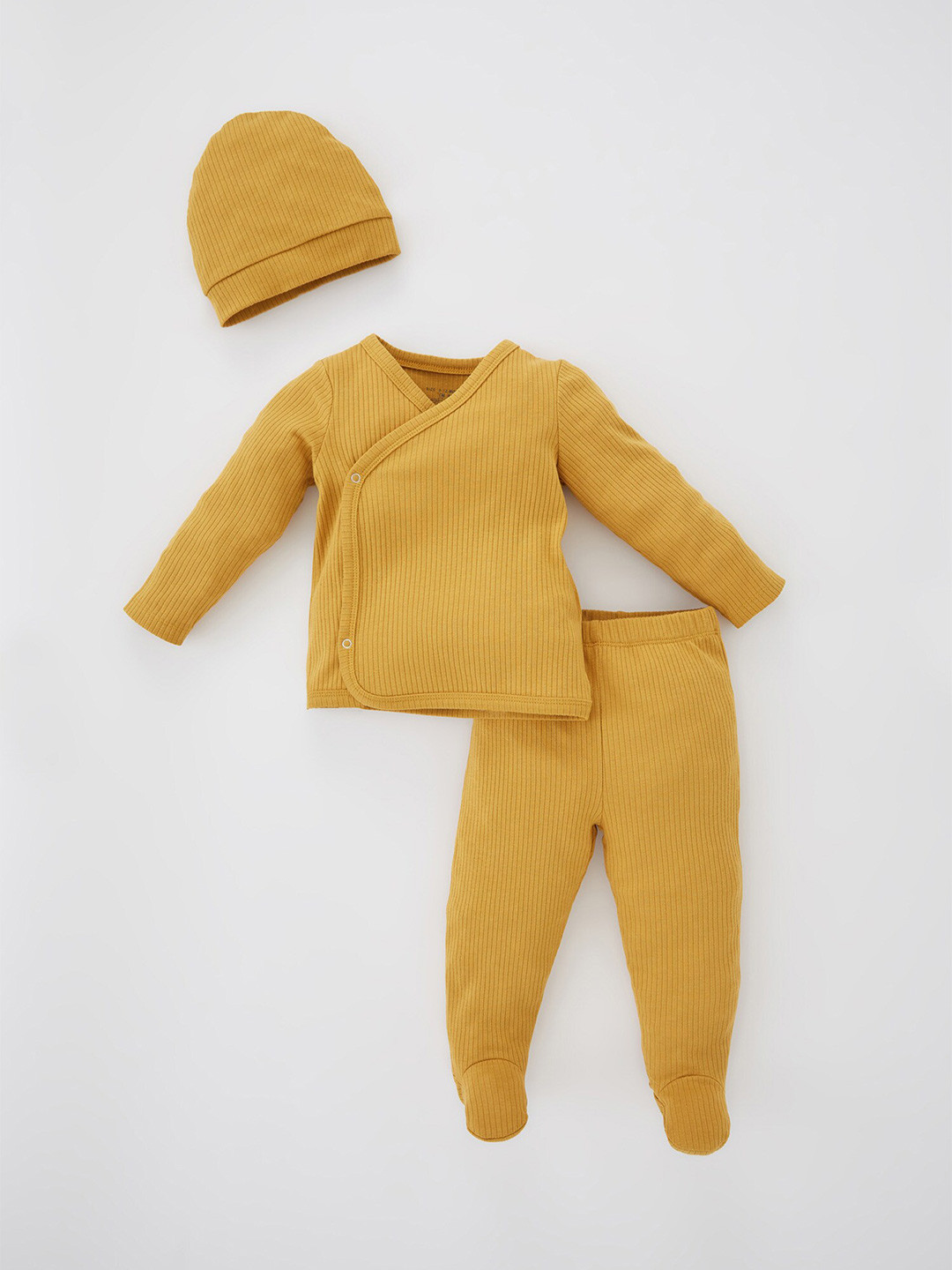 

DeFacto Boys Mustard Striped Pure Cotton T-shirt with Trousers