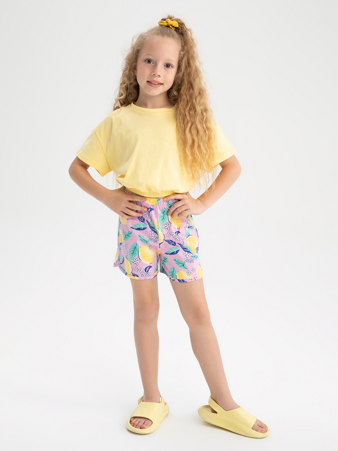

DeFacto Girls Yellow & Lavender Pure Cotton T-shirt with Shorts