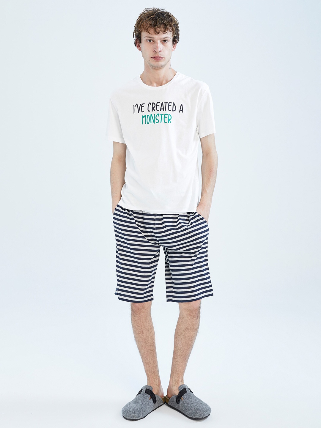 

DeFacto Men Off White & Black Pure Cotton Printed T-shirt with Shorts