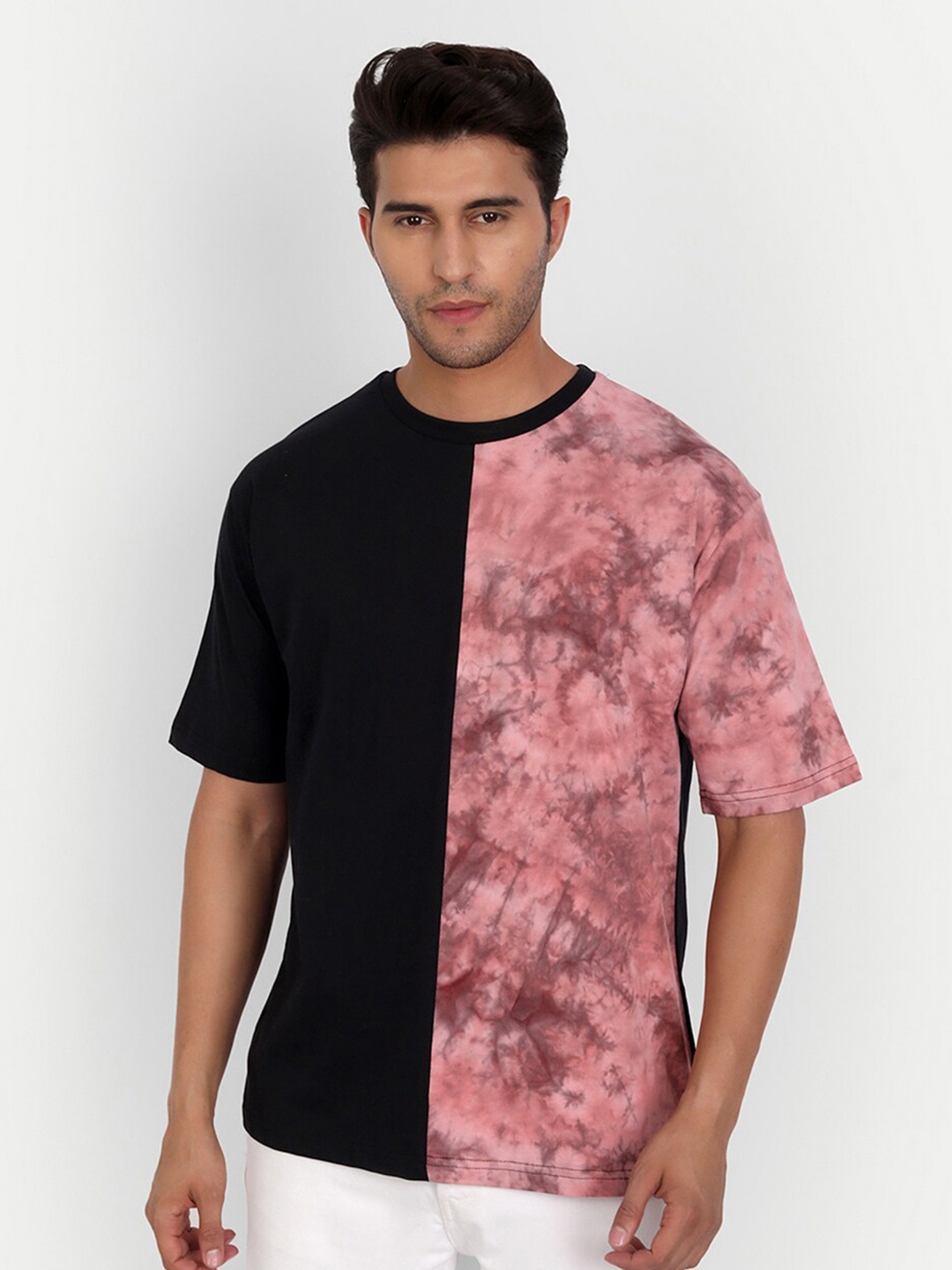 

COLOR CAPITAL Men Black & Pink Colourblocked Boxy Pure Cotton T-shirt