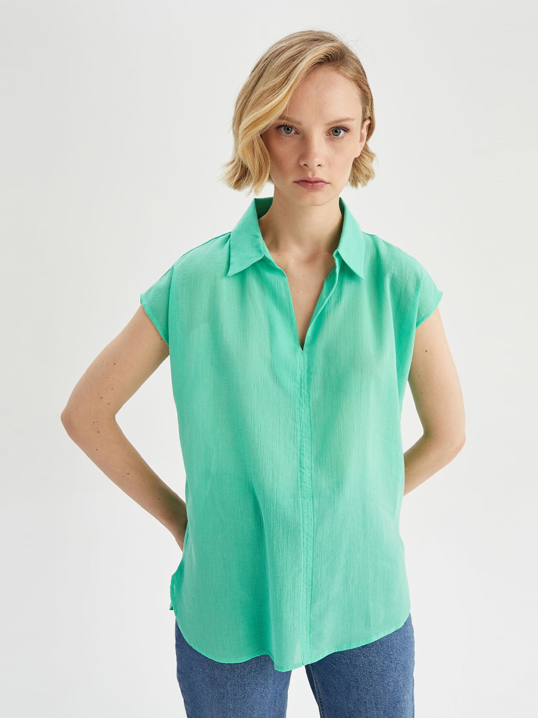 

DeFacto Women Sea Green Extended Sleeves Pure Cotton Shirt Style Top