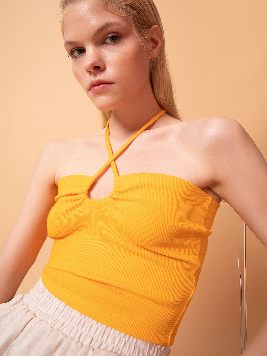 

DeFacto Yellow Pure Cotton Halter Neck Fitted Crop Top