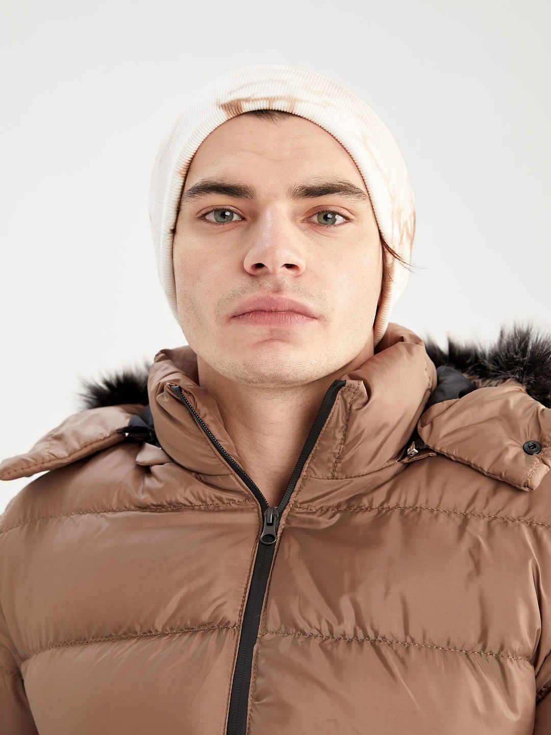 

DeFacto Men Off White & Brown Cotton Printed Beanie