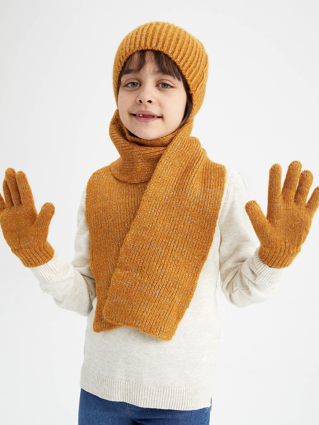 

DeFacto Girls Mustard Solid Scarf