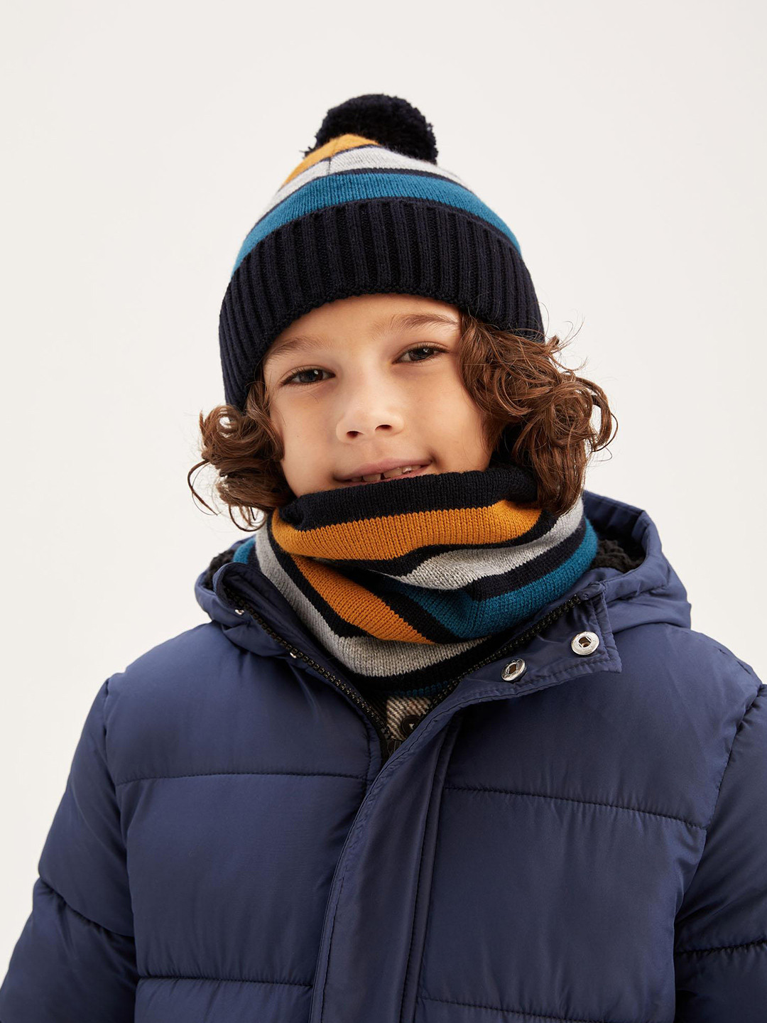 

DeFacto Boys Black & Blue Printed Acrylic Beanie