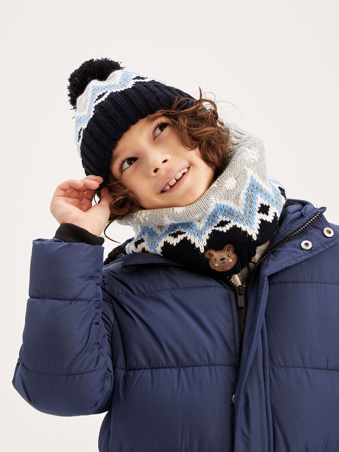 

DeFacto Boys Grey & Navy Blue Printed Scarf