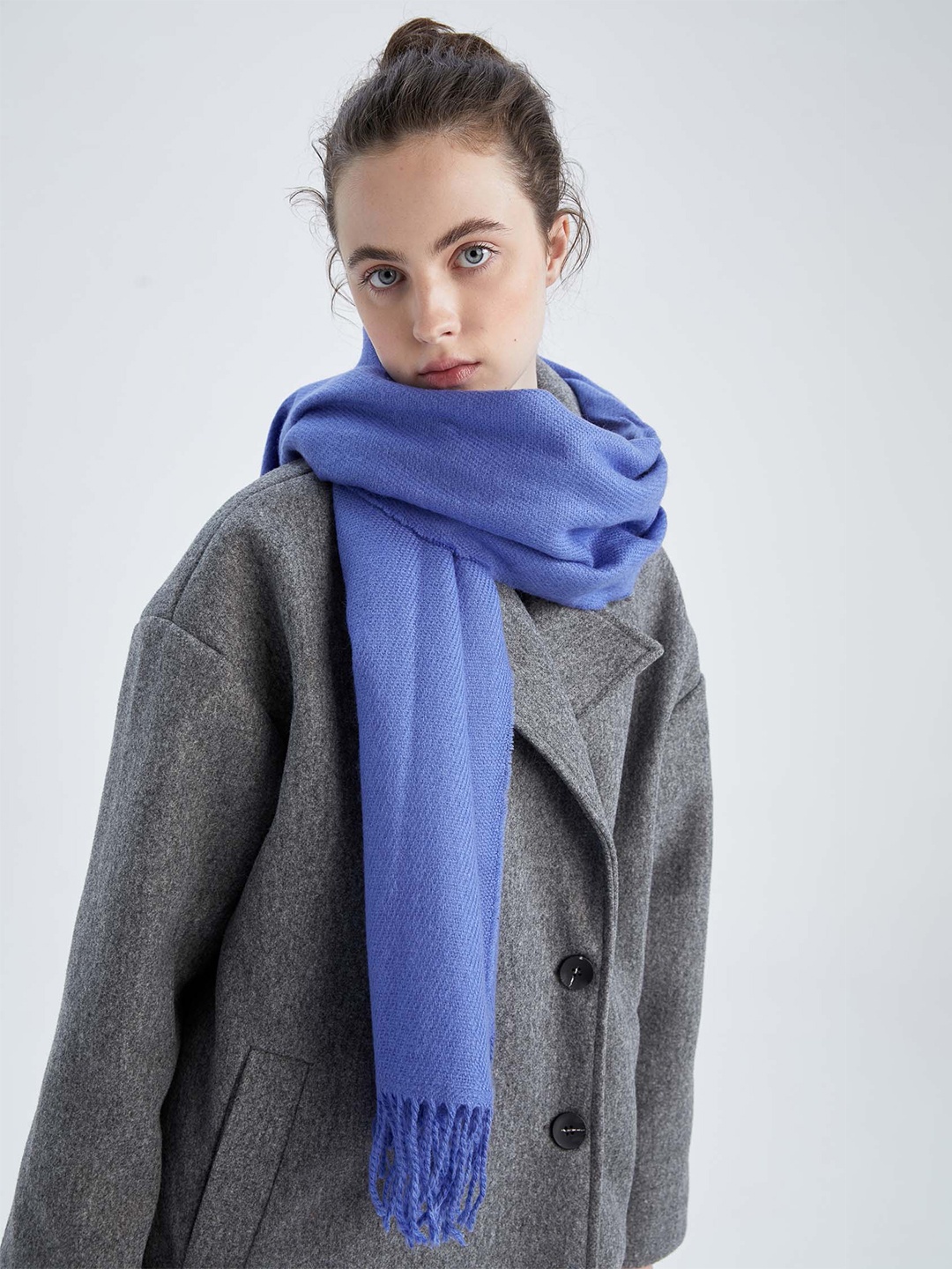 

DeFacto Women Blue Solid Scarf