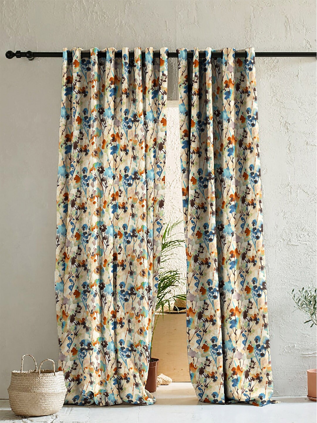 

SPACES Cream-Coloured & Blue Set of 2 Floral Room Darkening Window Curtain