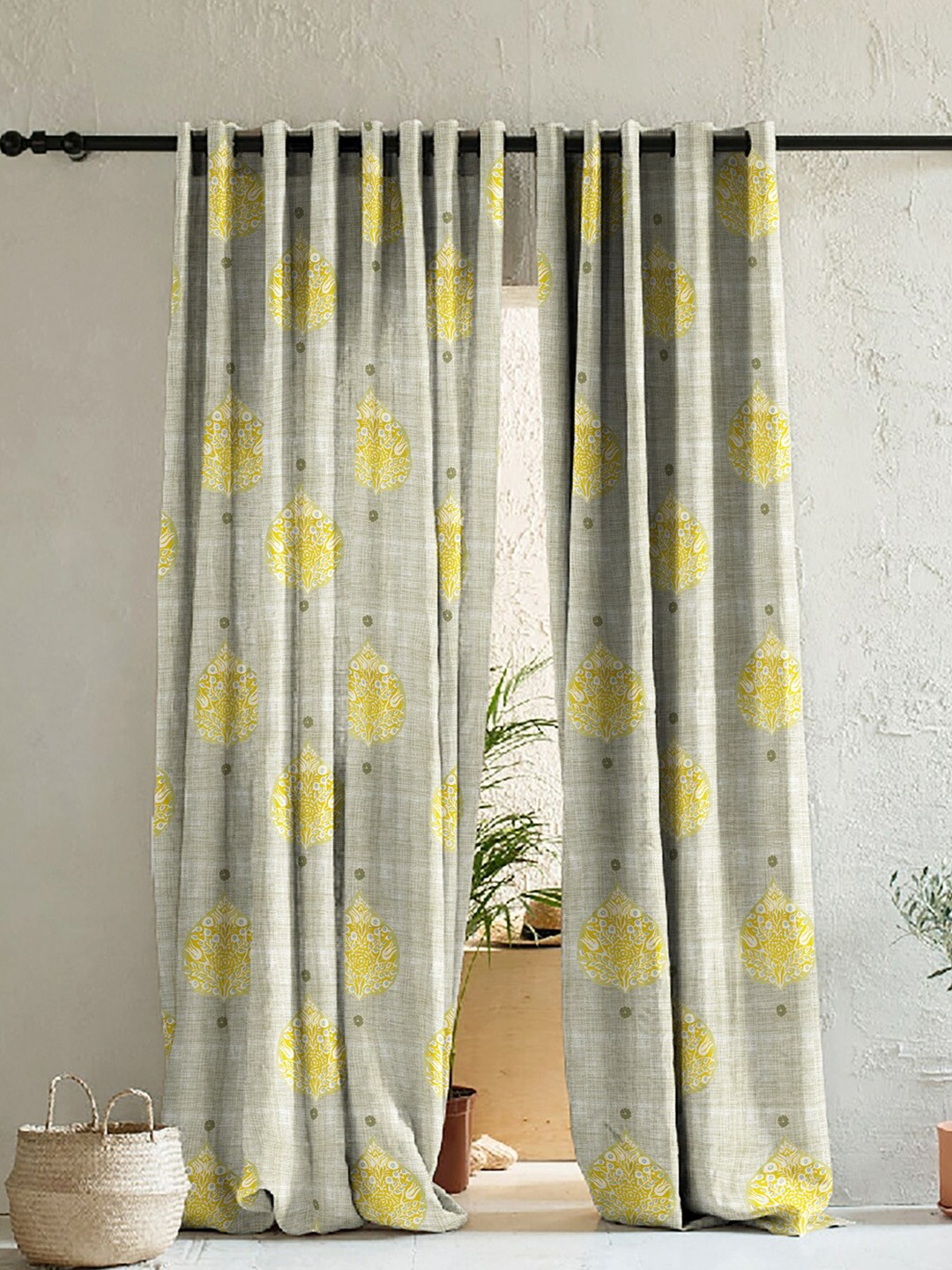 

SPACES Green & White Set of 2 Floral Room Darkening Window Curtain