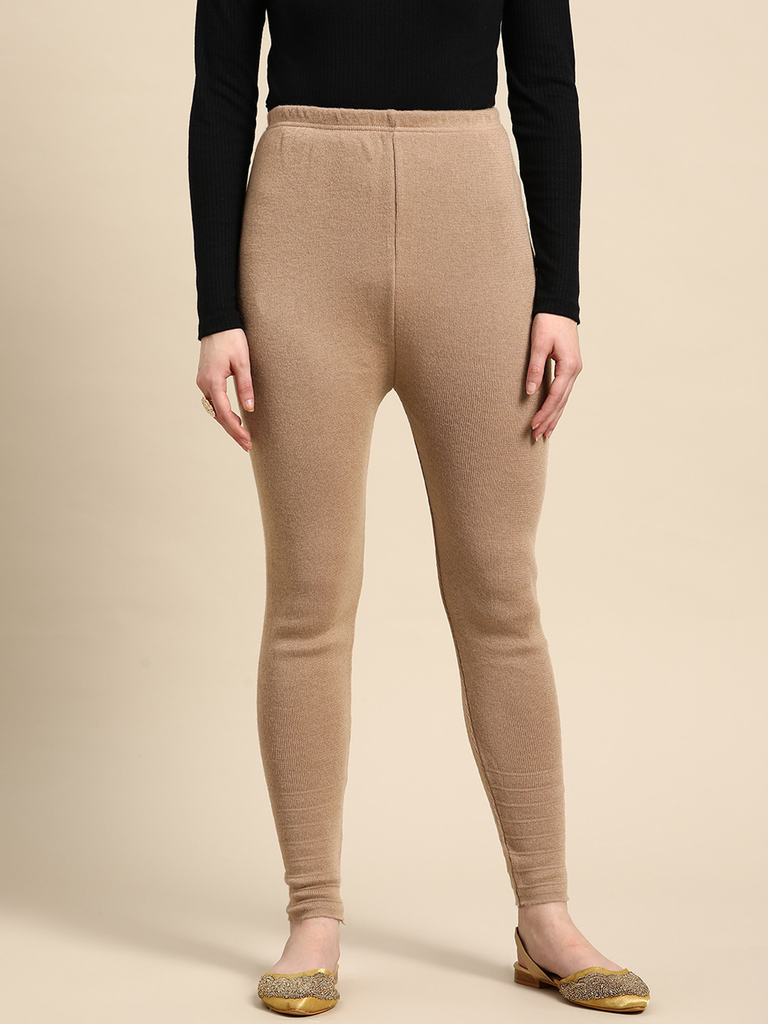 

Saadgi Women Beige Solid Woolen Knitted Leggings