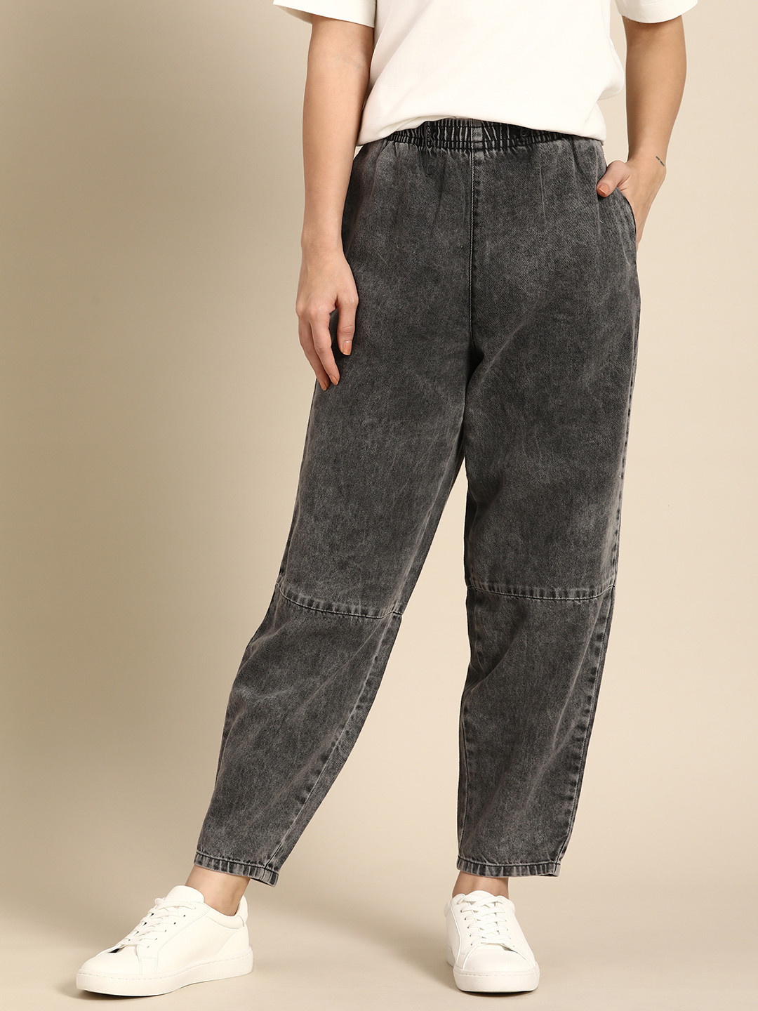 

all about you Women Charcoal Grey Light Fade Non-Stretchable Jeans