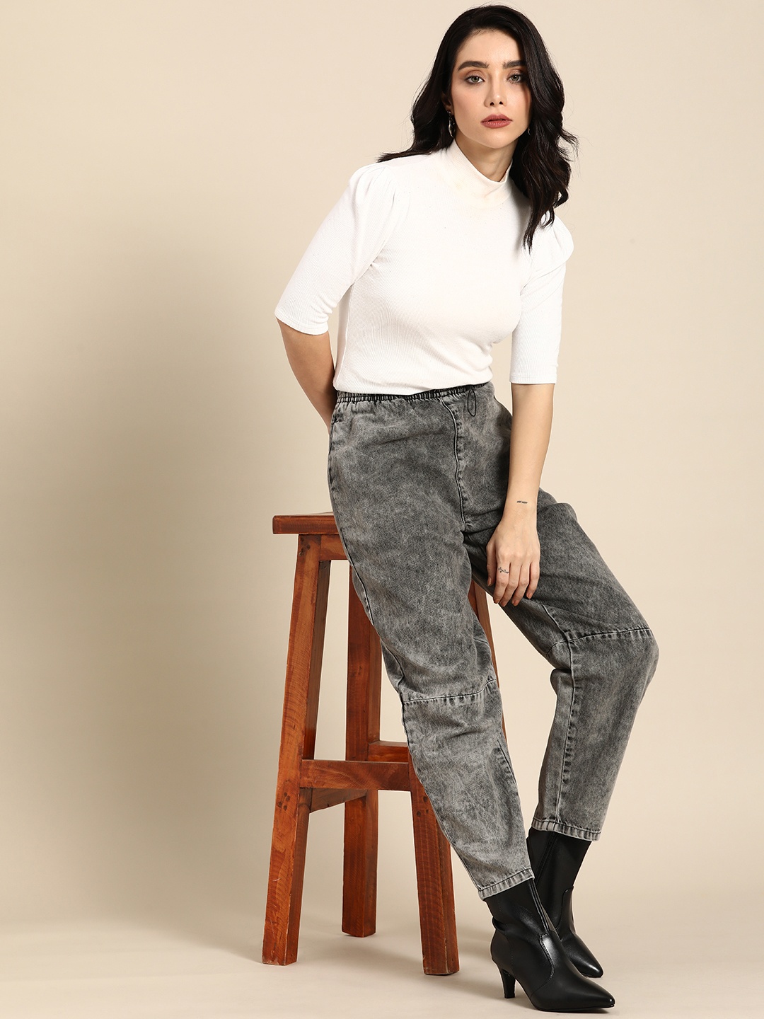 

all about you Women Charcoal Grey Light Fade Non-Stretchable Jeans