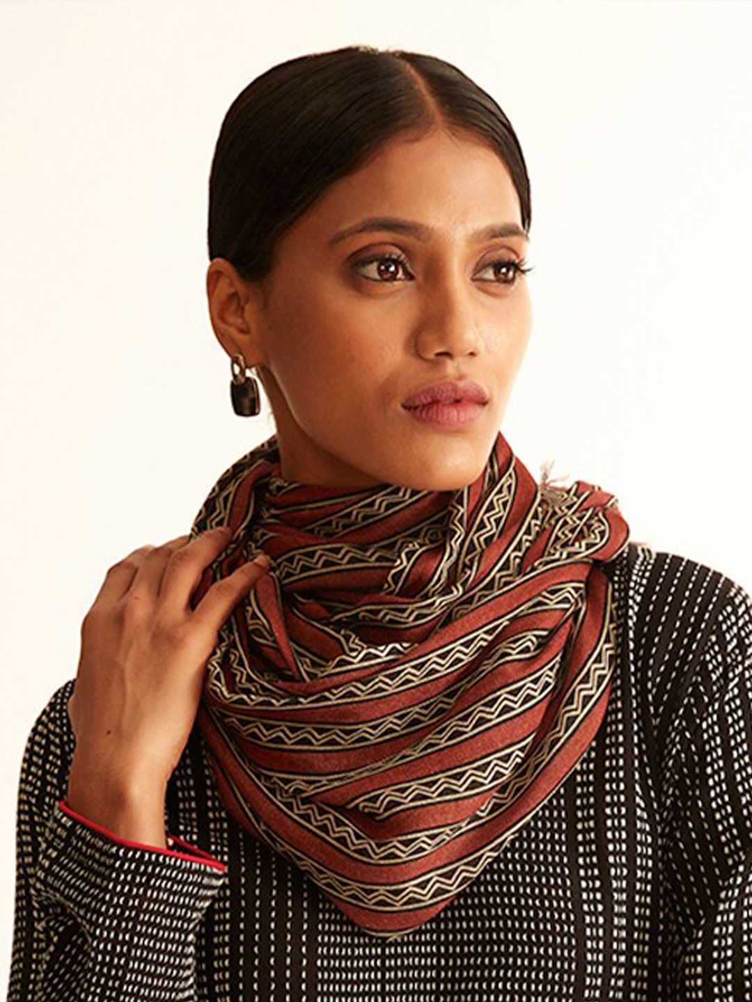 

Ancestry Women Brown & Beige Geometric Printed Shawl