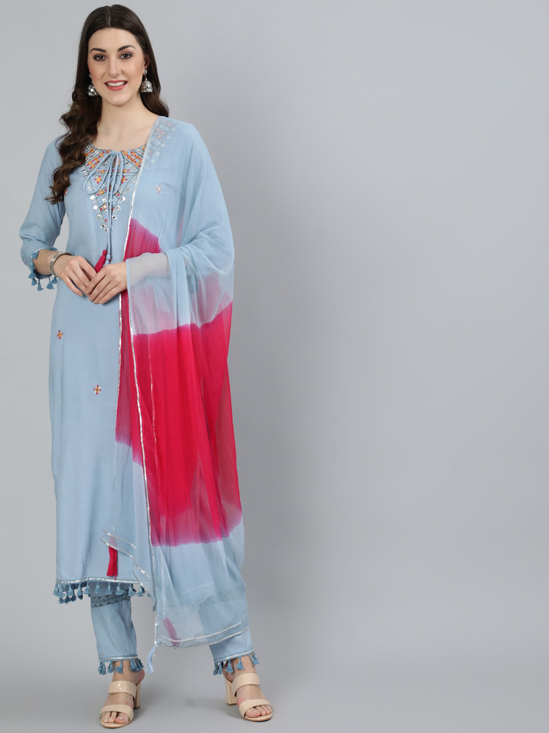 

INDIE CLOSET Women Grey Ethnic Motifs Embroidered Kurta with Trousers & With Dupatta