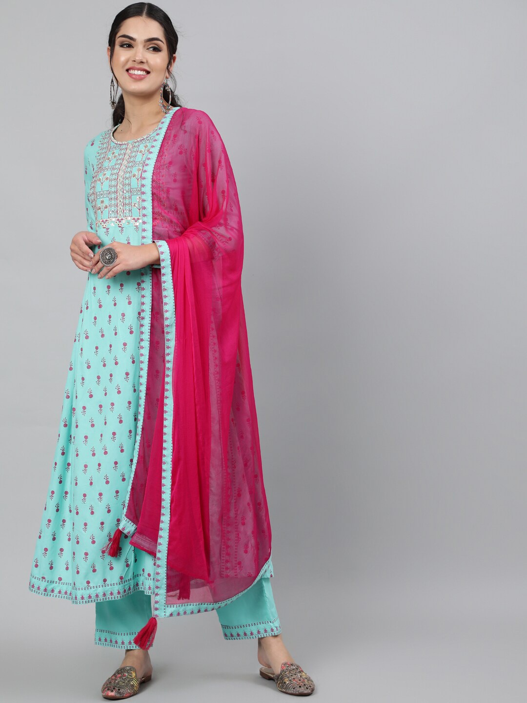 

INDIE CLOSET Women Sea Green Floral Printed Thread Work Kurta with Trouser & Dupatta