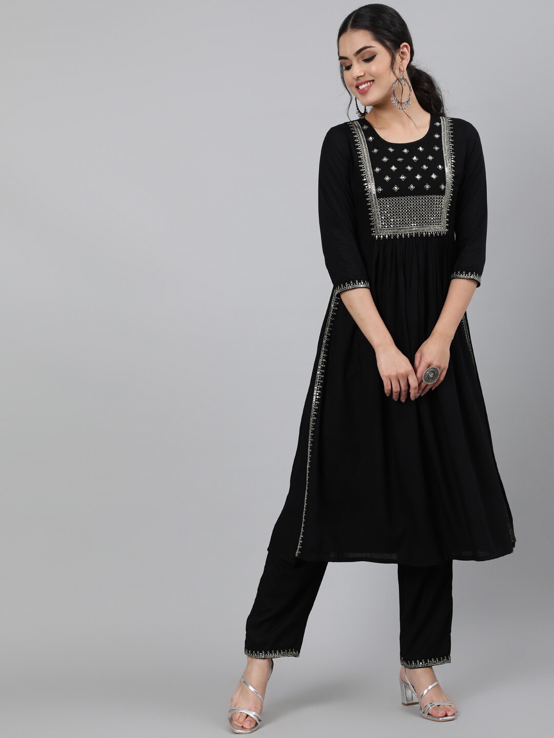 

INDIE CLOSET Women Black Pleated Sequinned Kurta with Trousers