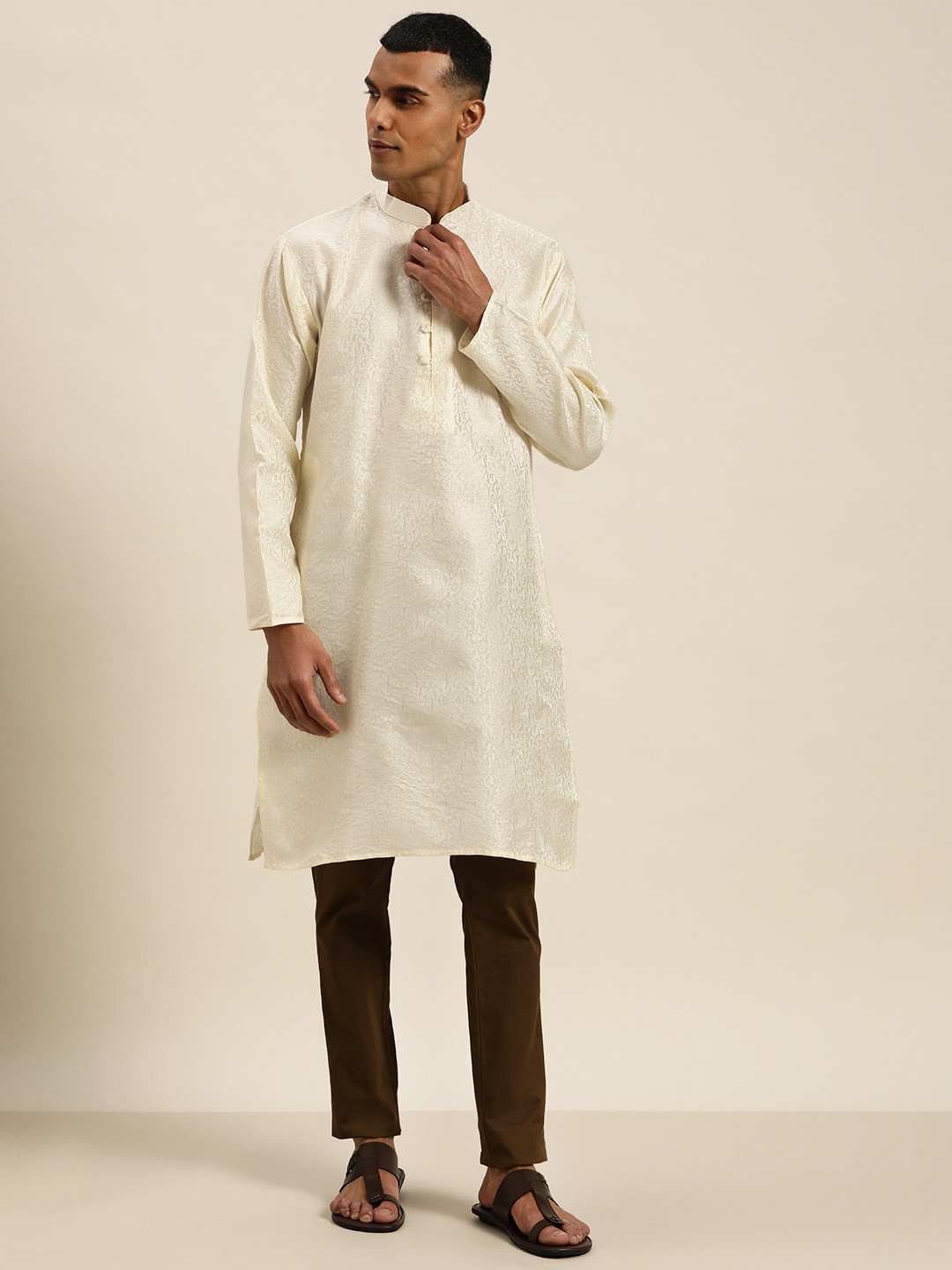 

SOJANYA Men Cream-Coloured Jacquard Kurta