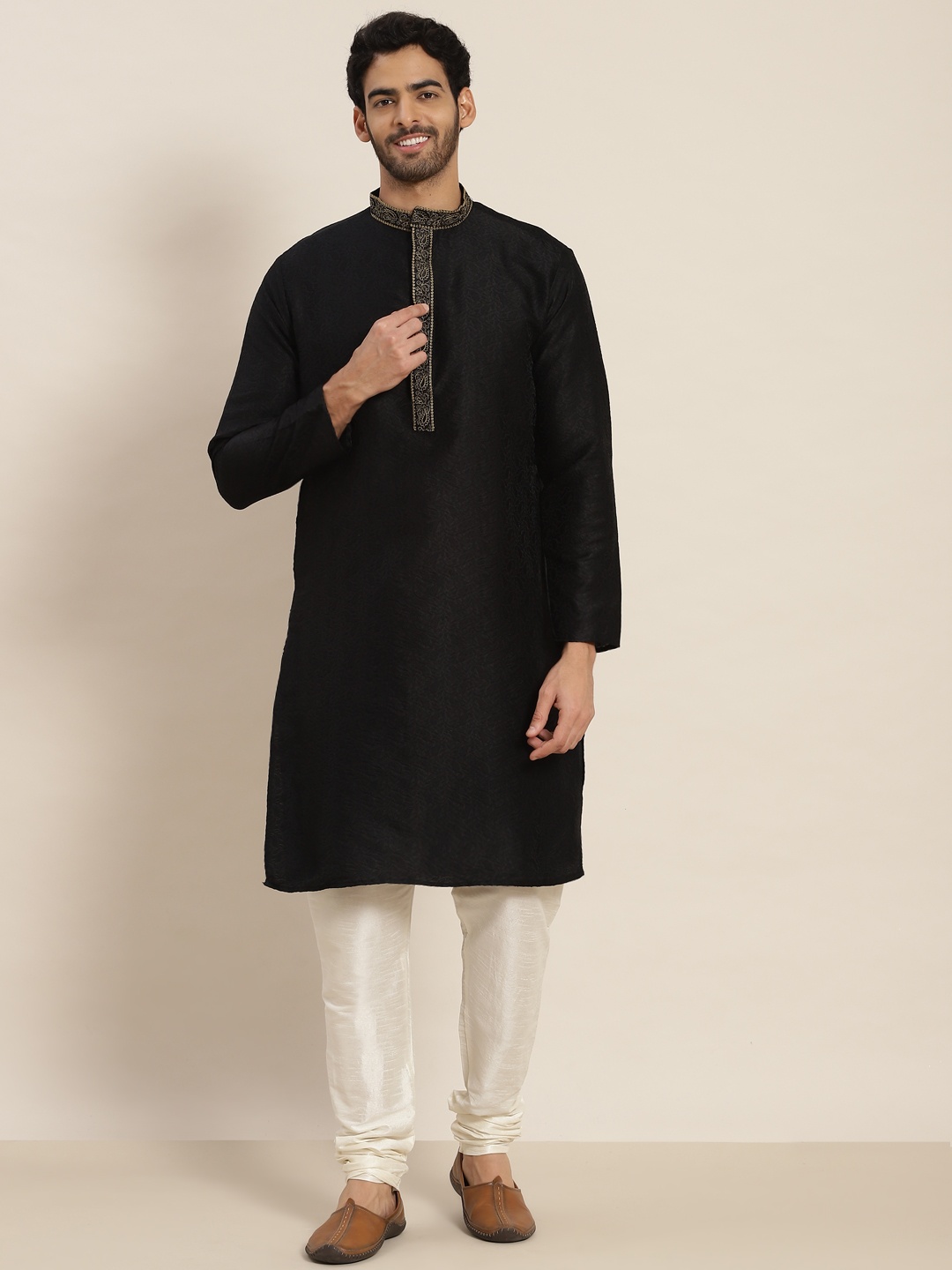 

SOJANYA Men Black Ethnic Motifs Yoke Design Jacquard Kurta