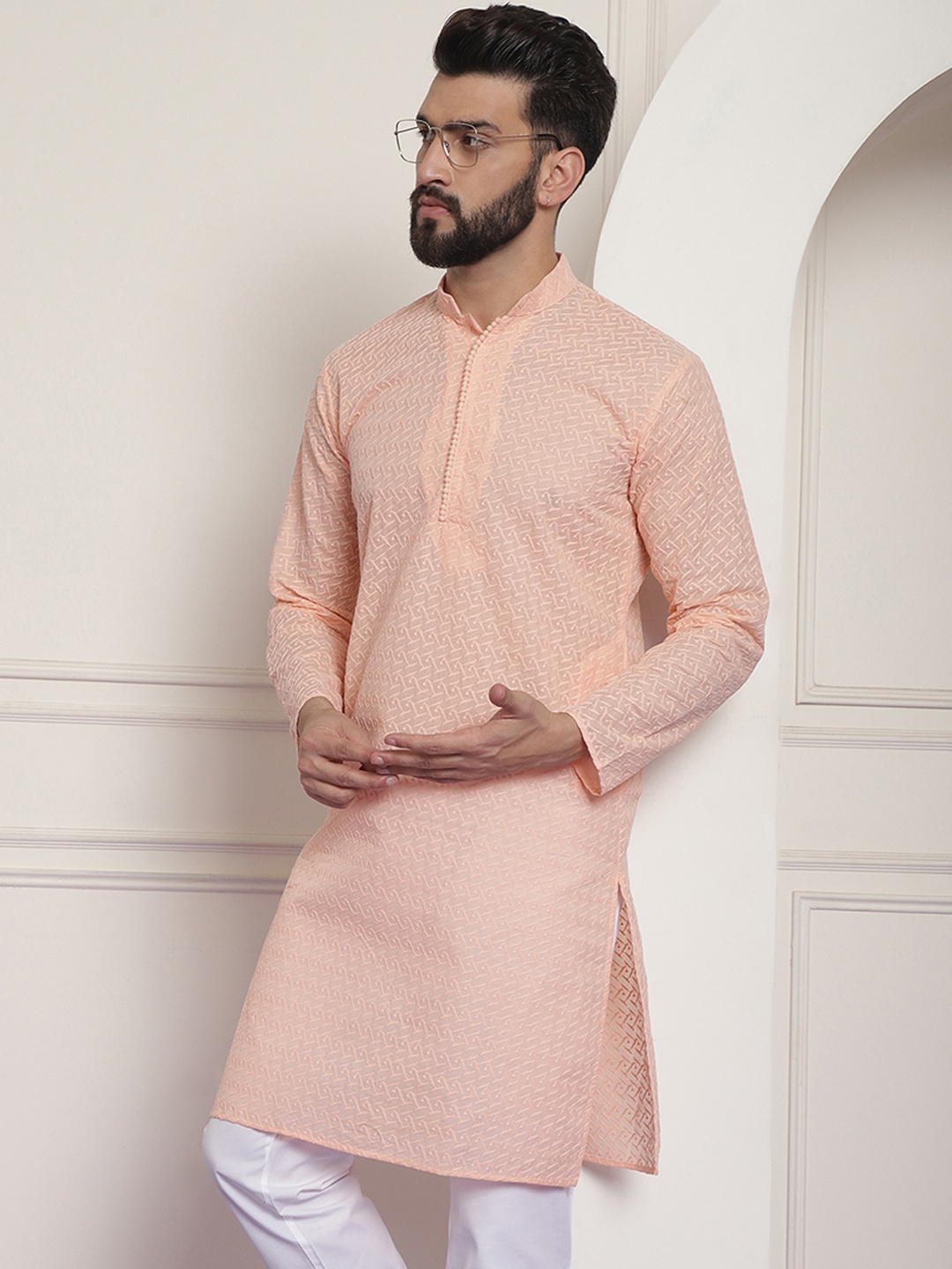 

SOJANYA Men Peach-Coloured Ethnic Motifs Embroidered Chikankari Kurta