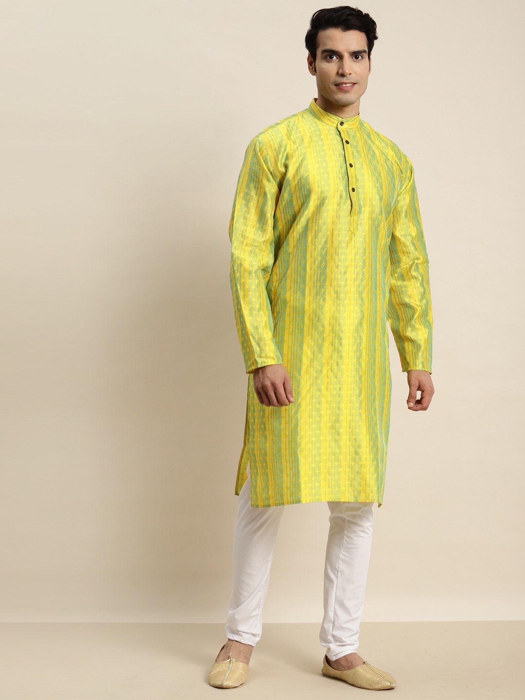 

SOJANYA Men Silk Blend Ethnic Motifs Embroidered Kurta, Yellow
