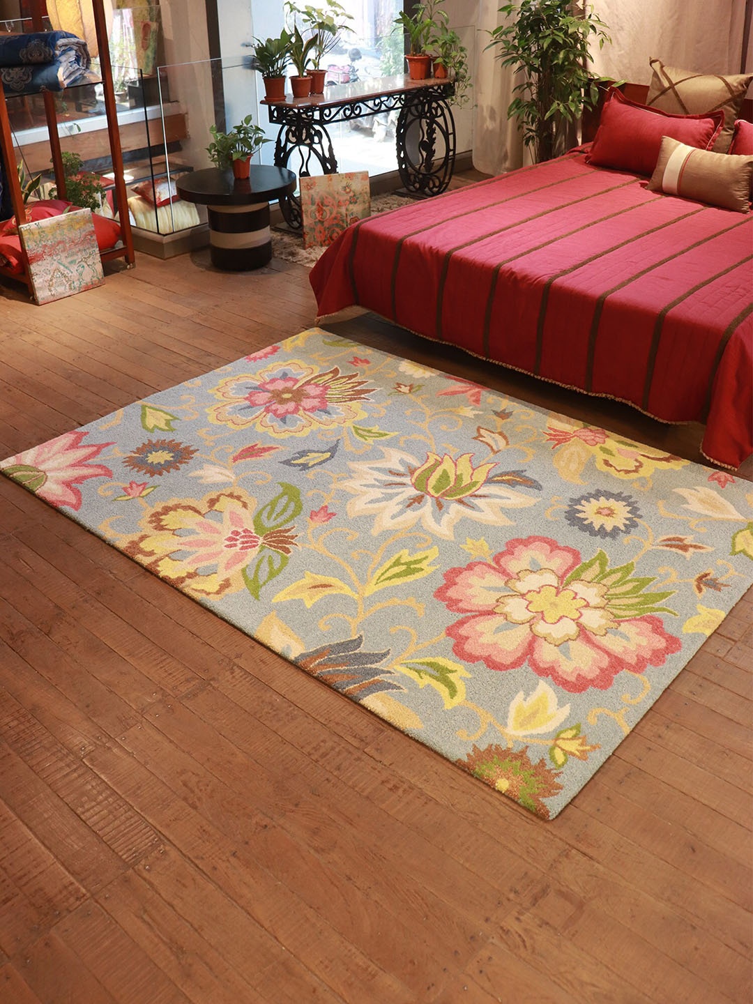 

ZEBA Pink & Blue Hand-Tufted Pure Woolen Carpet