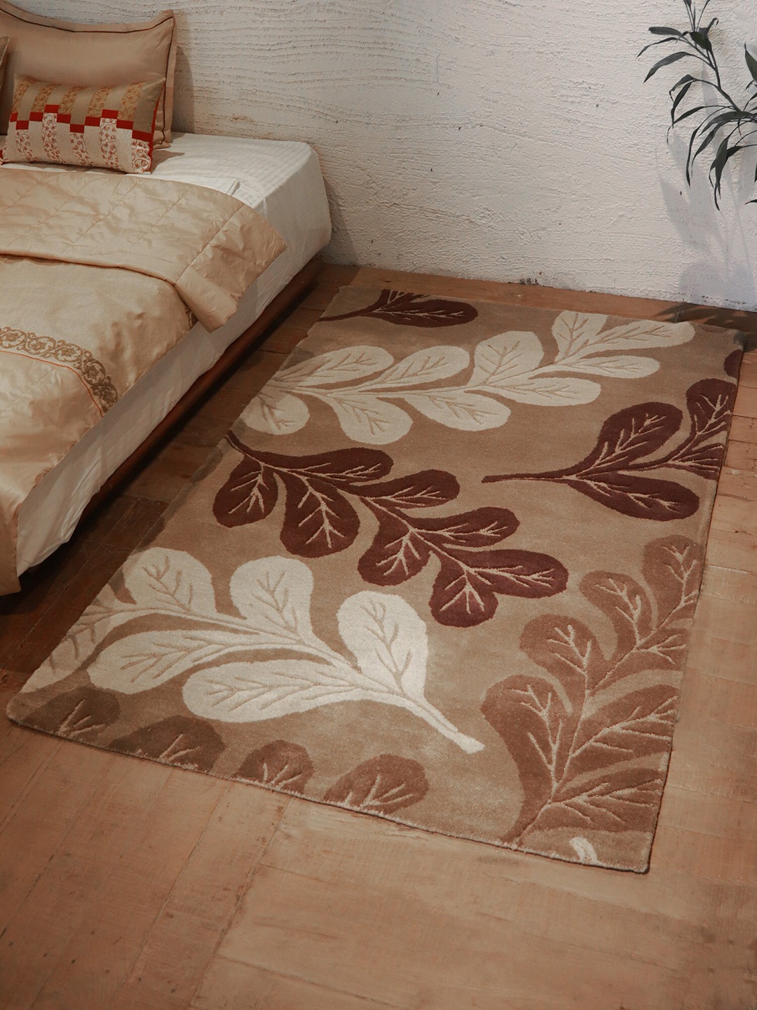 

ZEBA Brown Floral Hand Tufted Woolen Carpets
