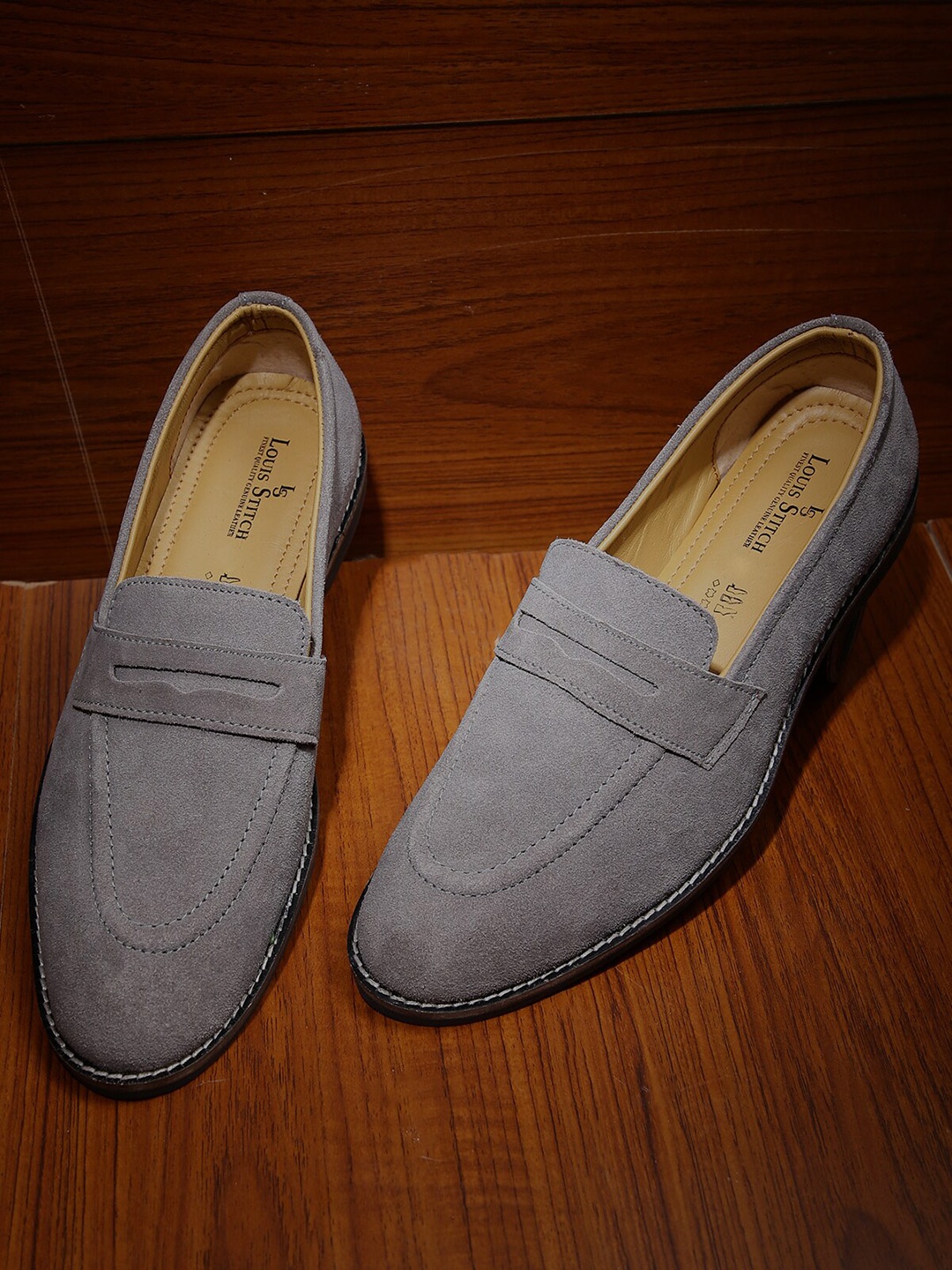 

LOUIS STITCH Men Grey Suede Lightweight Loafers