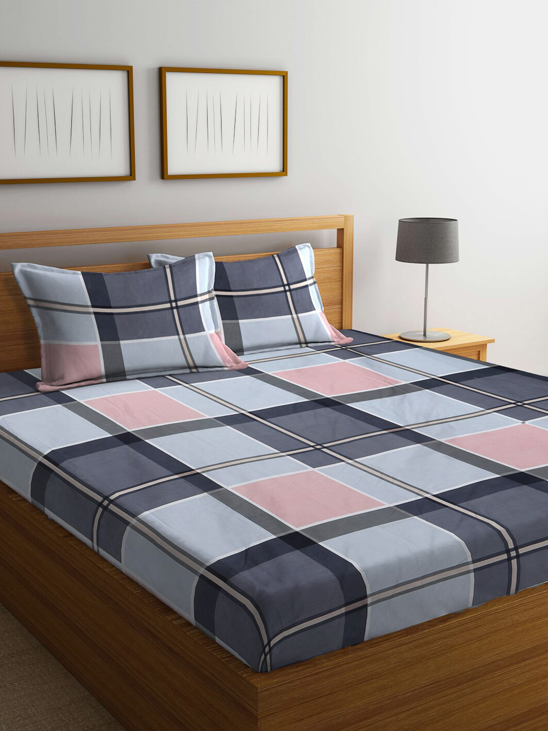 

KLOTTHE Blue & Pink Geometric 300 TC King Bedsheet with 2 Pillow Covers