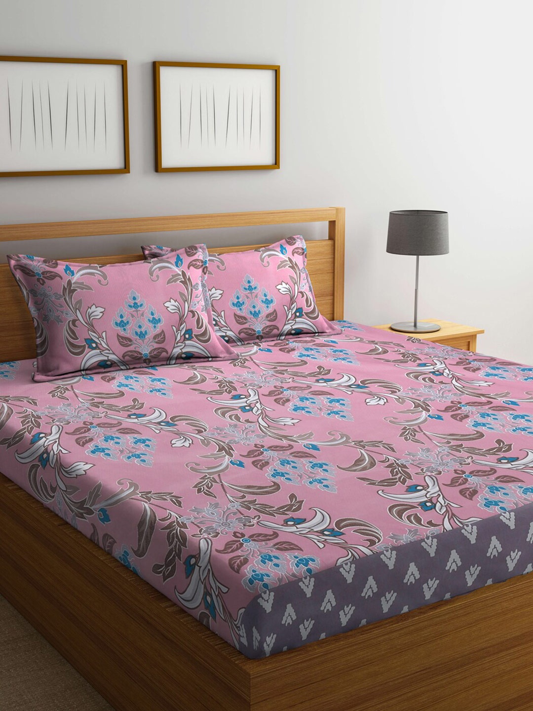 

KLOTTHE Pink & White Floral 300 TC King Bedsheet with 2 Pillow Covers