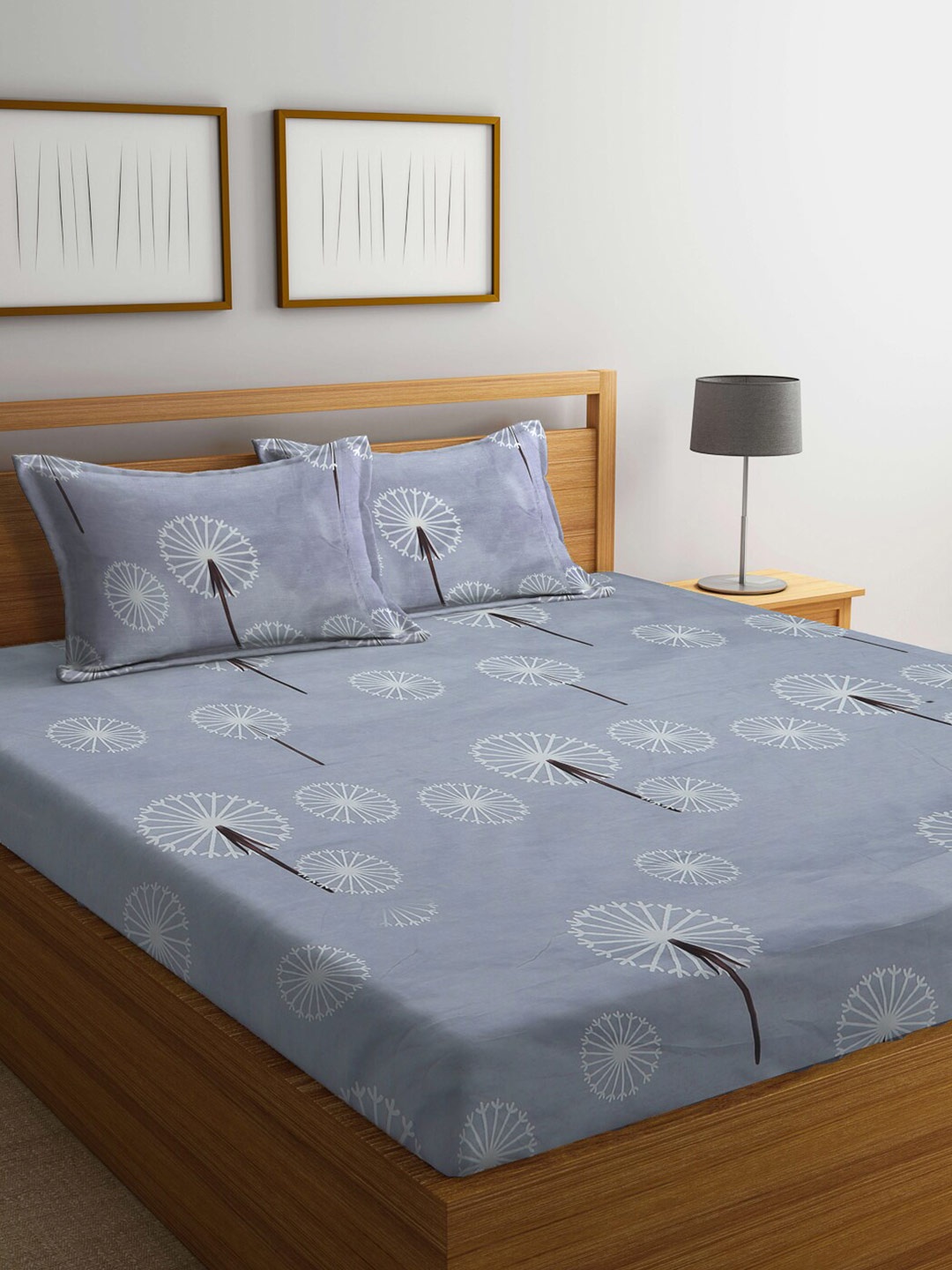 

KLOTTHE Floral 300 TC Super King Bedsheet with 2 Pillow Covers, Grey