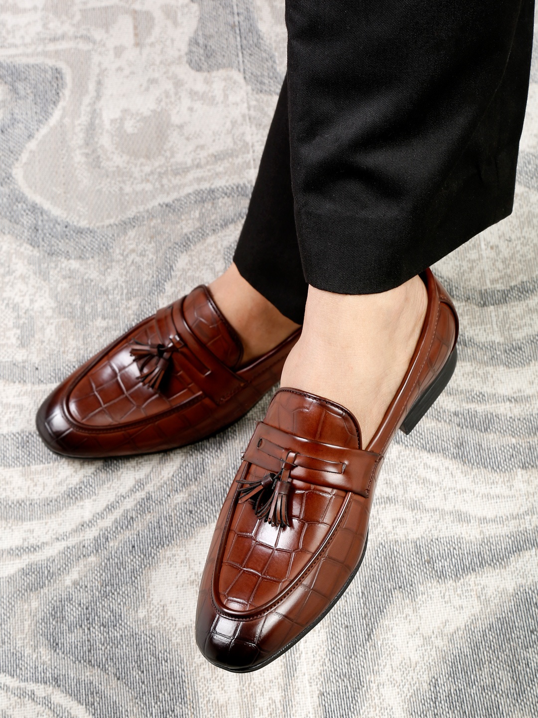 

MUTAQINOTI Men Brown Textured Patent Leather Formal Loafers