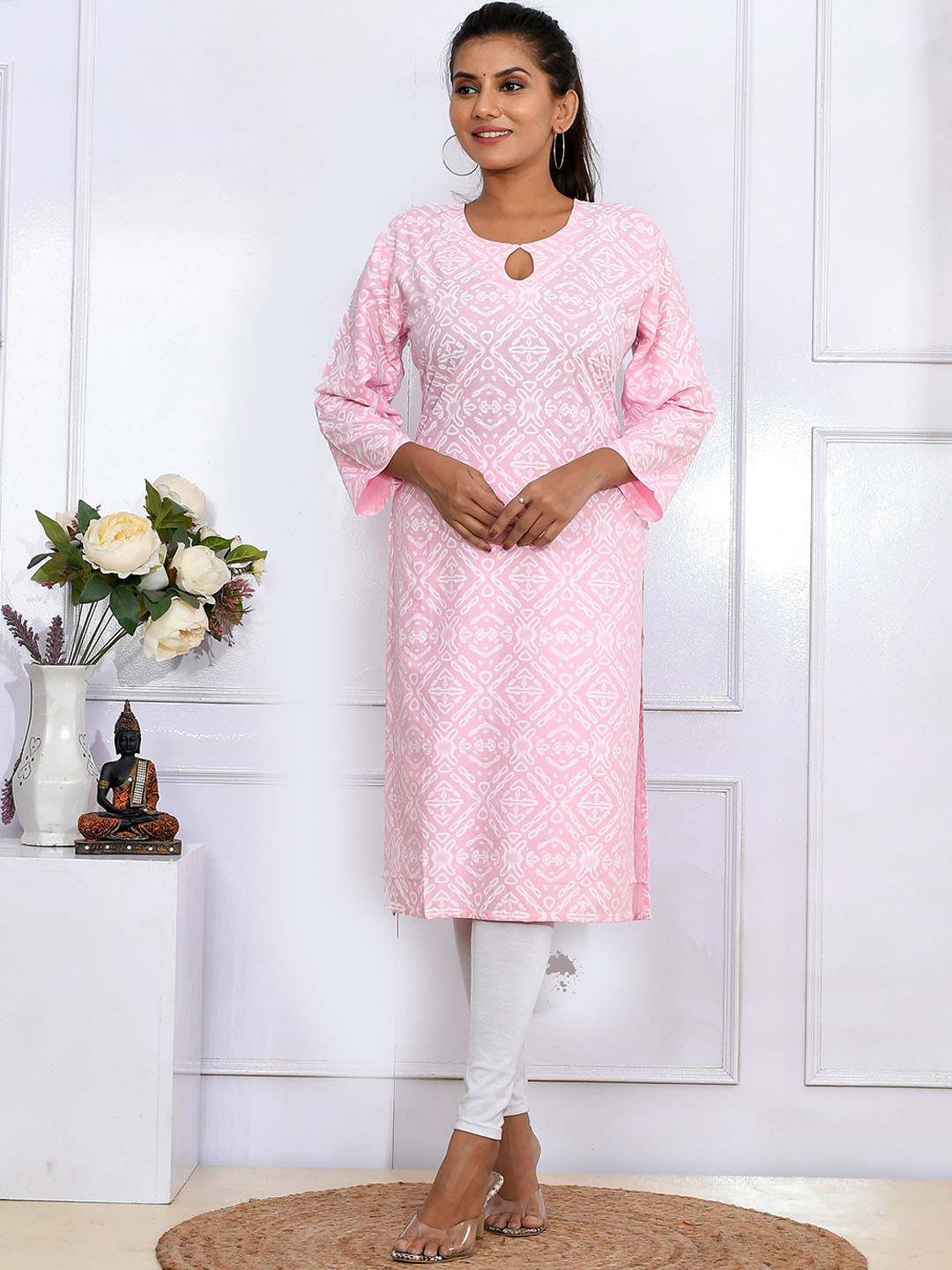 

Kesarya Geometric Printed Keyhole Neck Pure Cotton Straight Regular Kurta, Pink