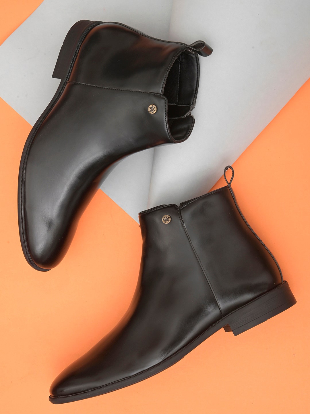 

INVICTUS Men Black Solid Block-Heeled Chelsea Boots