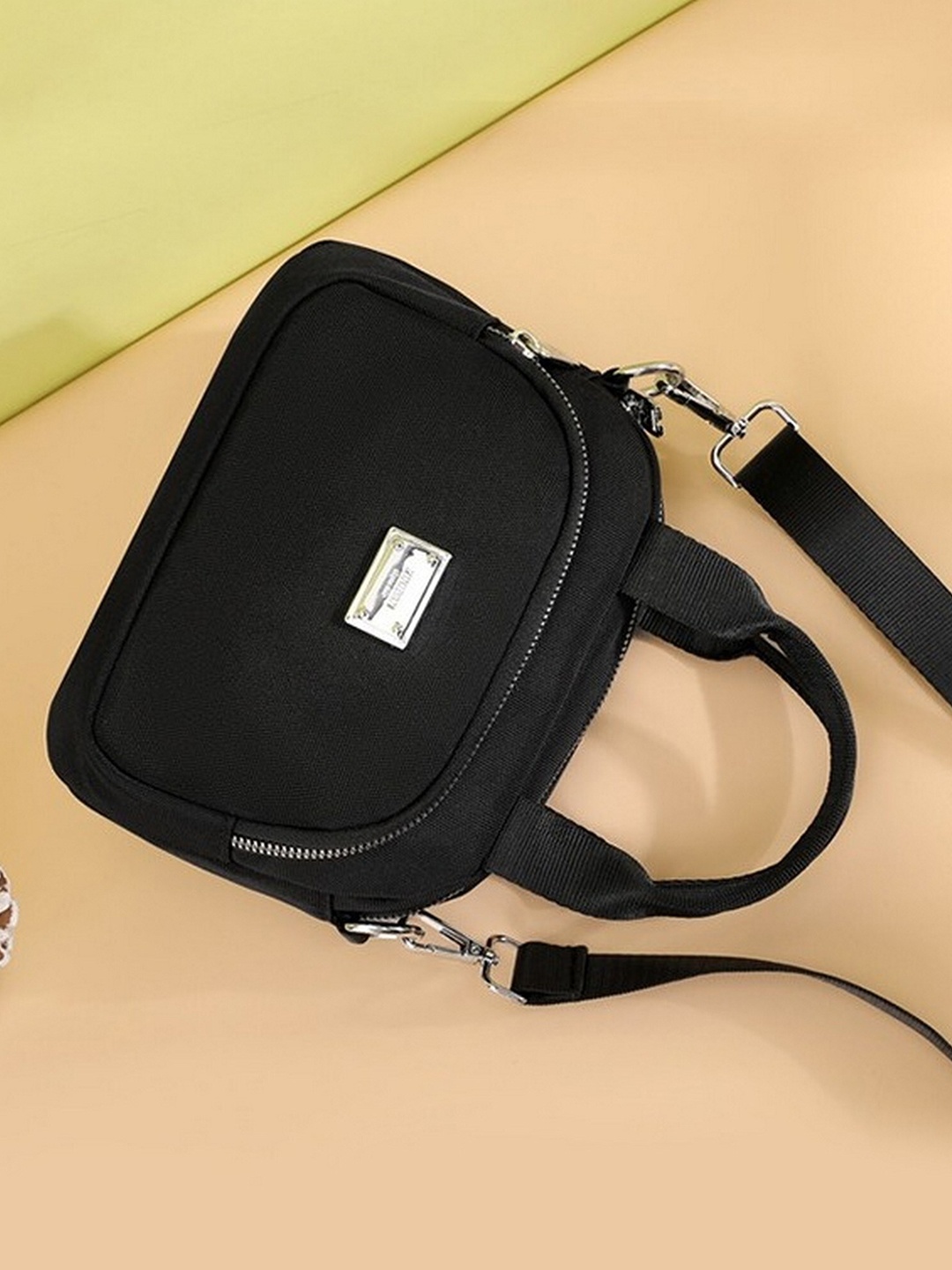 

Diva Dale Pink Structured Handheld Bag