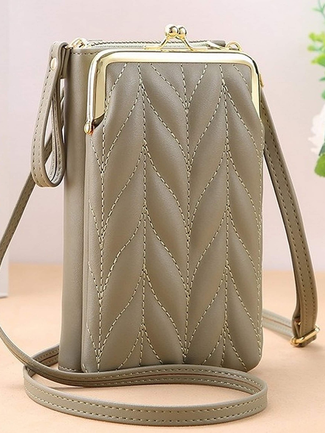 

Diva Dale Green PU Shopper Sling Bag with Quilted