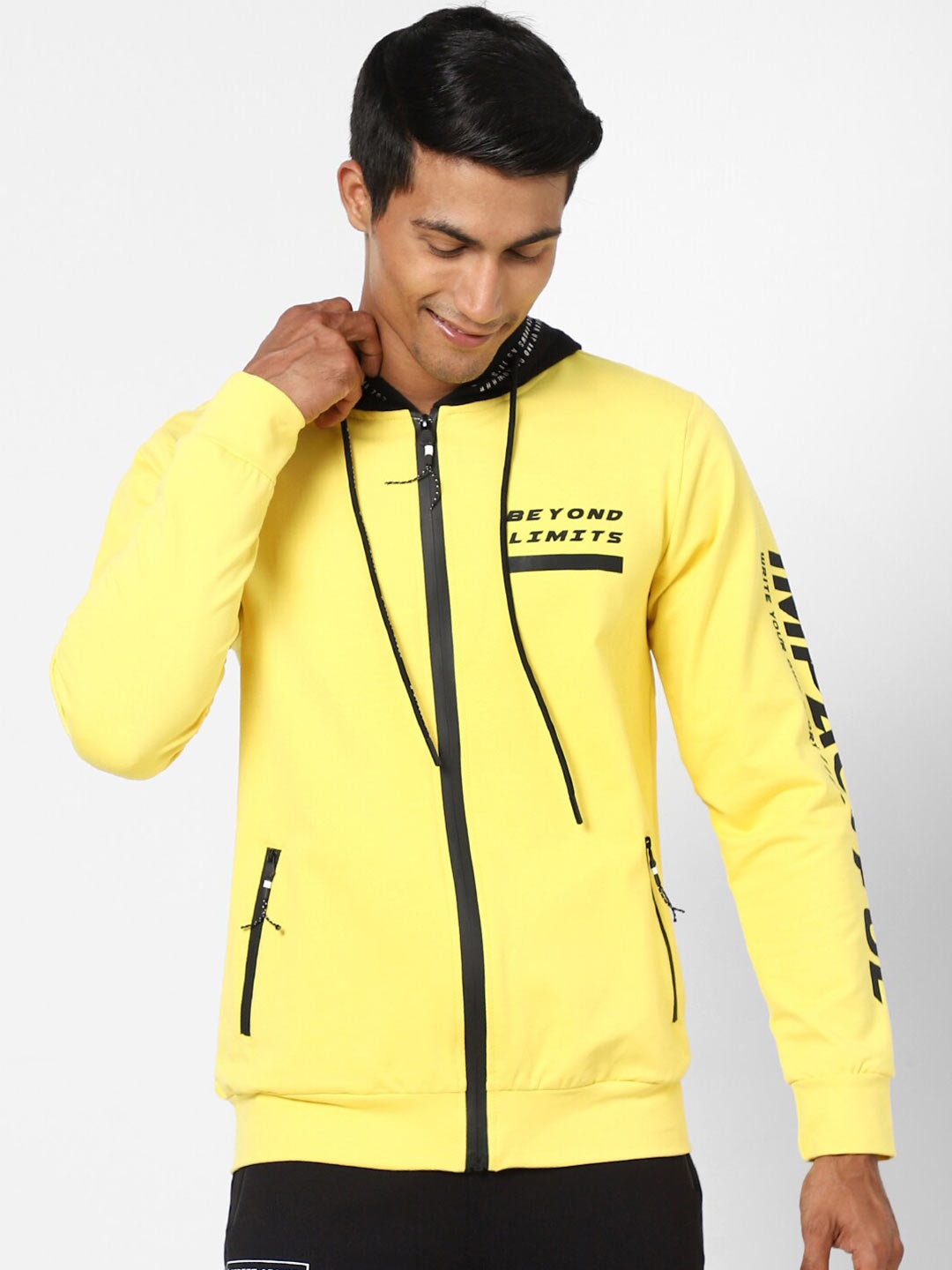 

Street Armor by Pantaloons Men Yellow Printed Hooded Cotton Sweatshirt