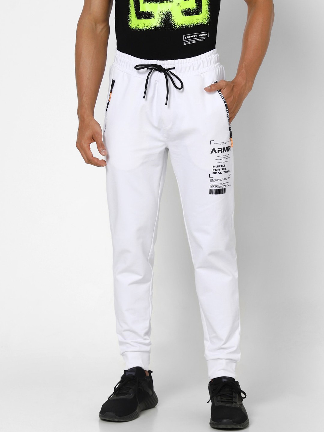 

Street Armor by Pantaloons Men White Graphic-Printed Joggers