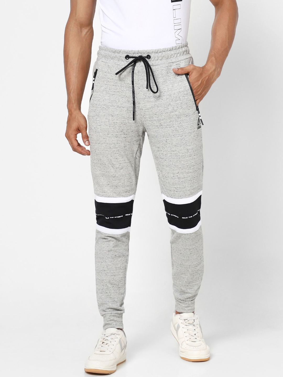 

Street Armor by Pantaloons Men Grey Melange Printed Joggers