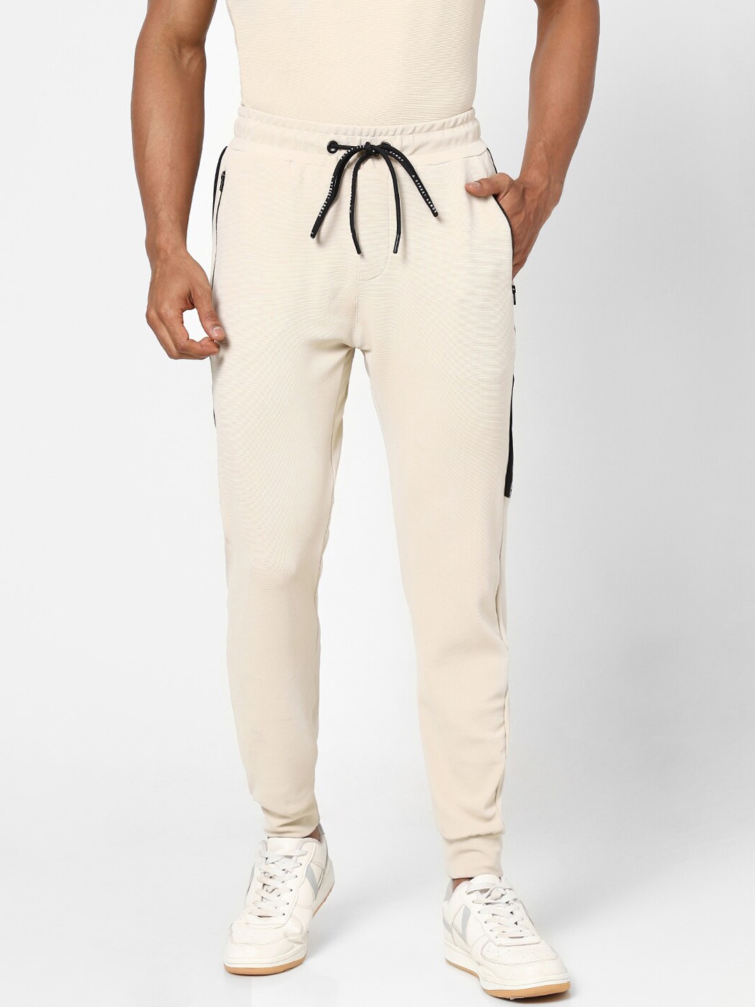

Street Armor by Pantaloons Men Beige Solid Joggers