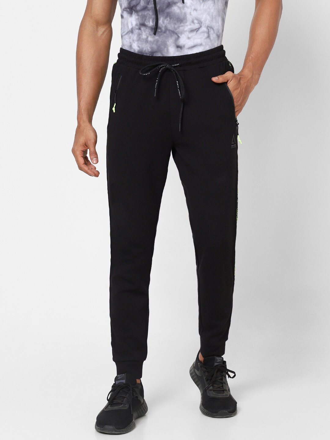 

Street Armor by Pantaloons Men Black Solid Jogger