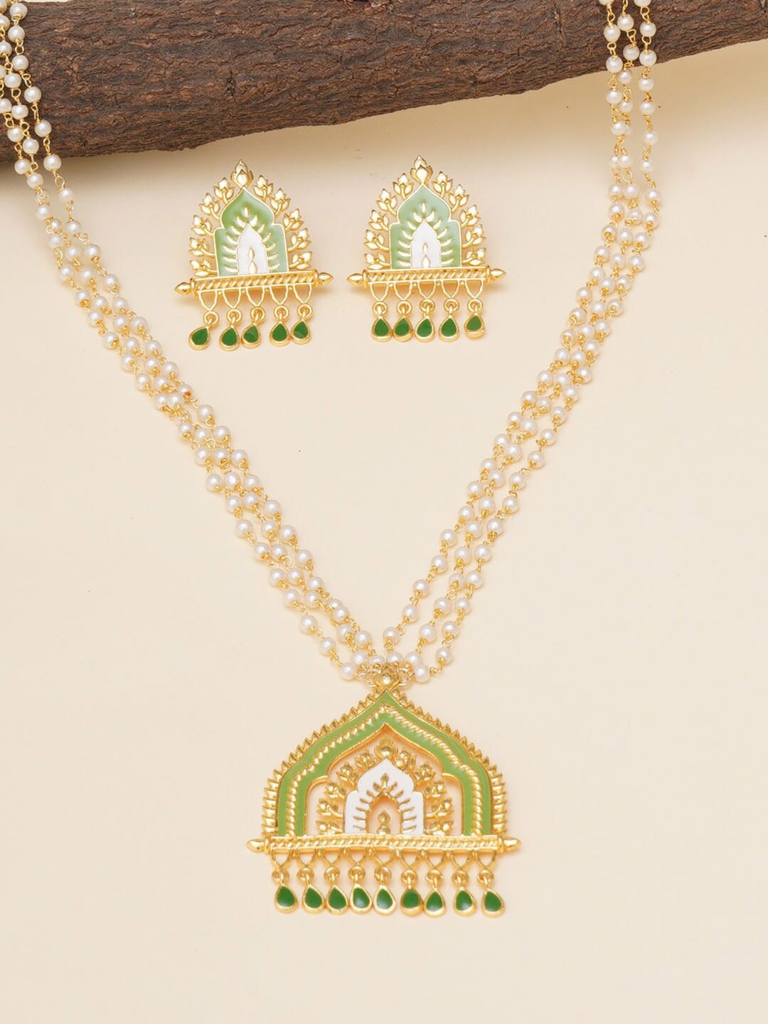 

Voylla Gold-Plated Green Zircons-Studded & White Pearls Beaded Temple Jewellery Set